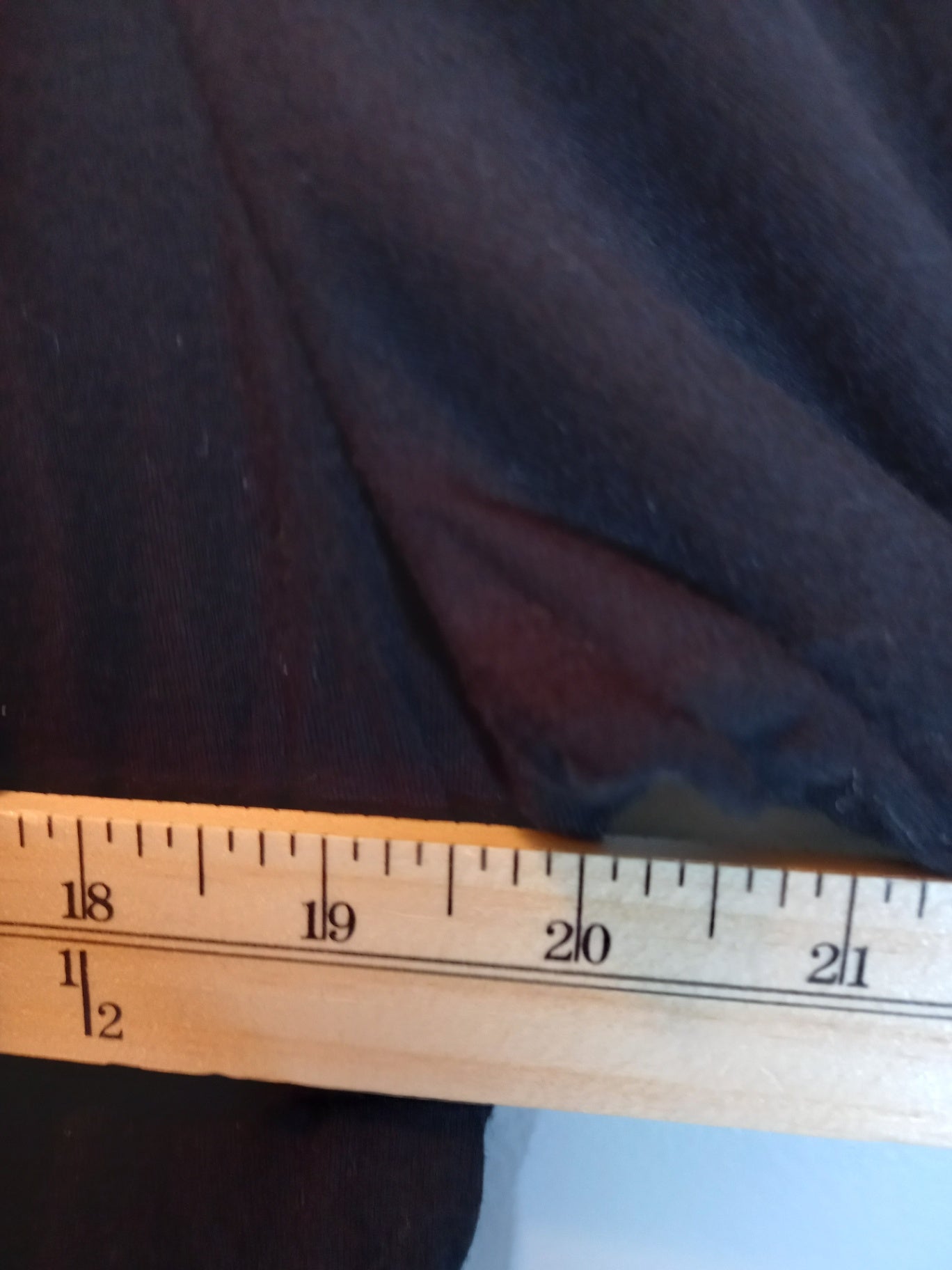 No label black long-sleeve - appears Large