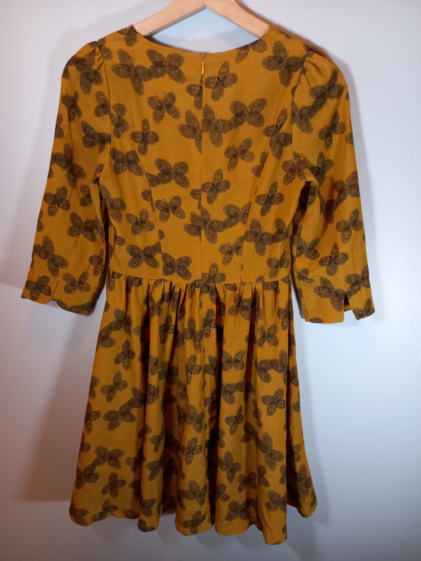 Boohoo mustard 3/4 sleeve dress - SZ 4 (Minor Flaw)