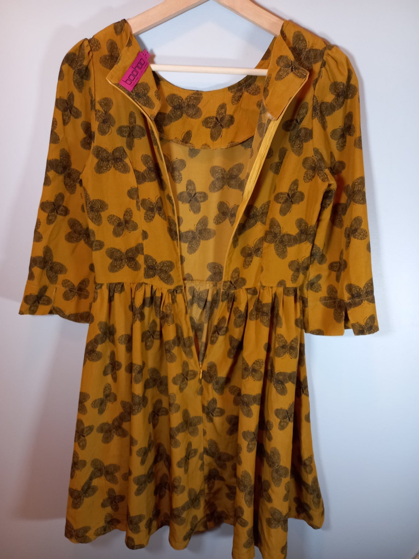 Boohoo mustard 3/4 sleeve dress - SZ 4 (Minor Flaw)