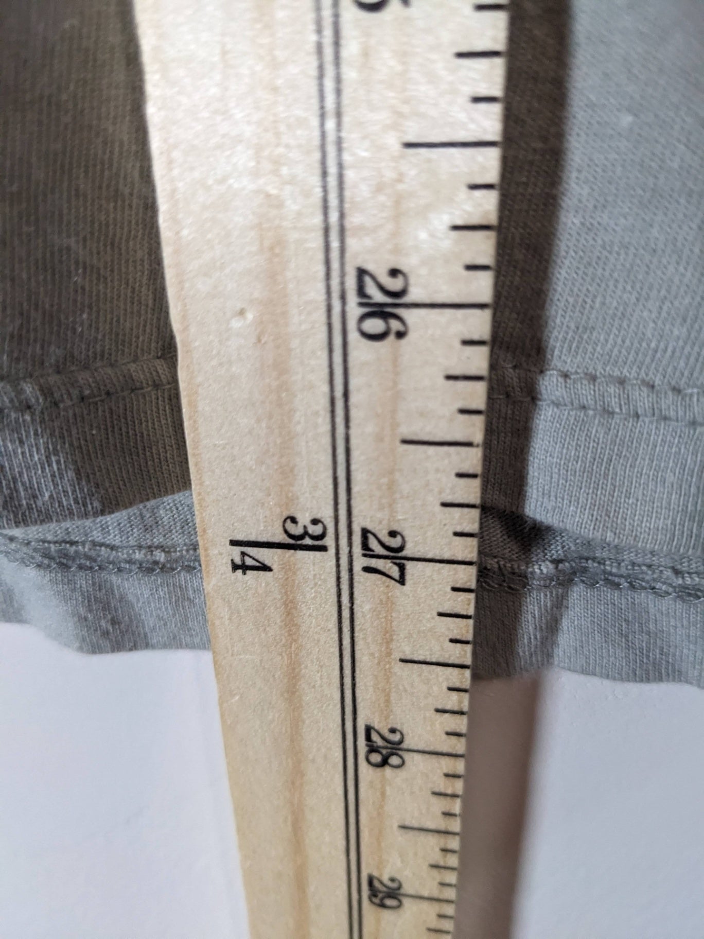 Guess graphic tee -Men's Large