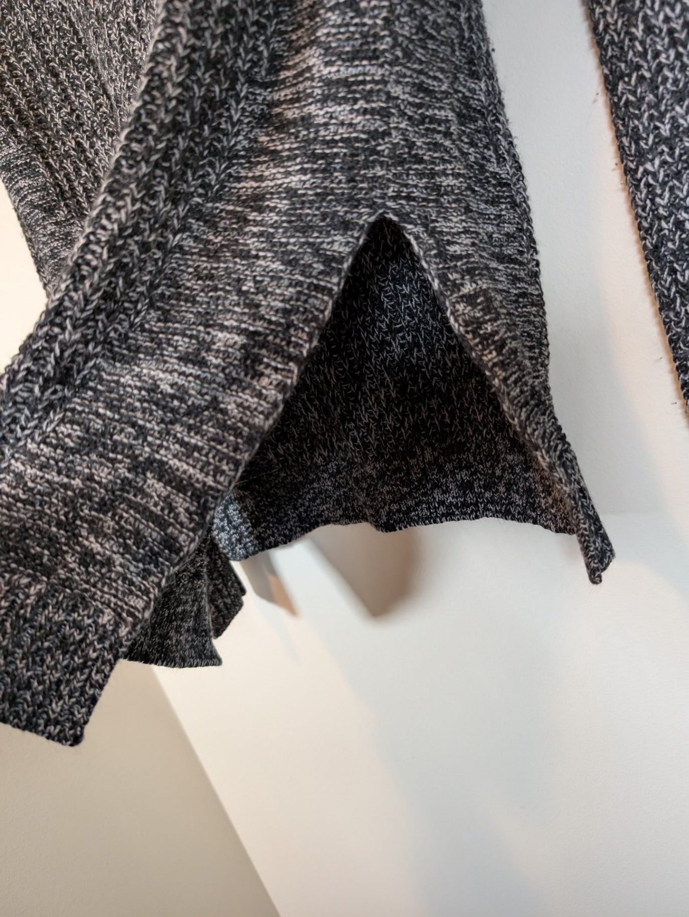 Dex Sweater - appears medium (Minor Flaw)