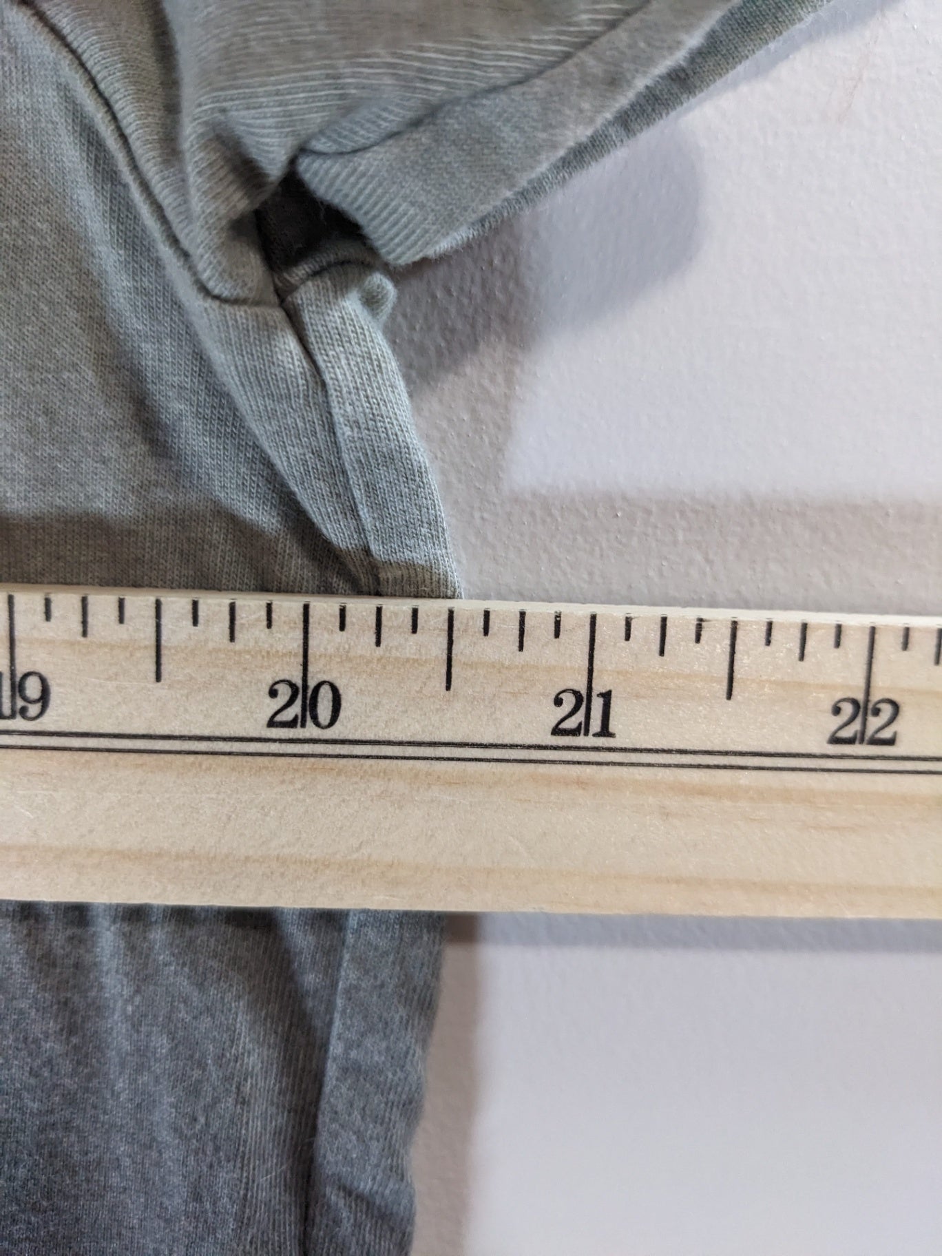 Hollister curved hem tee - Men's Large