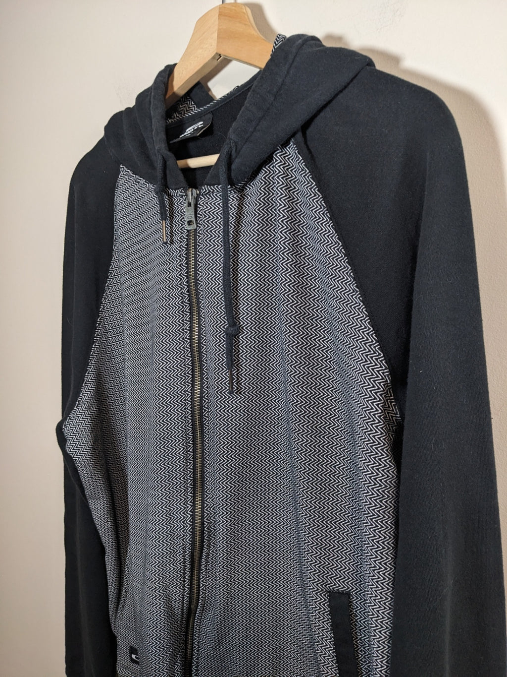 Oakley zip up hoodie - Men's Medium