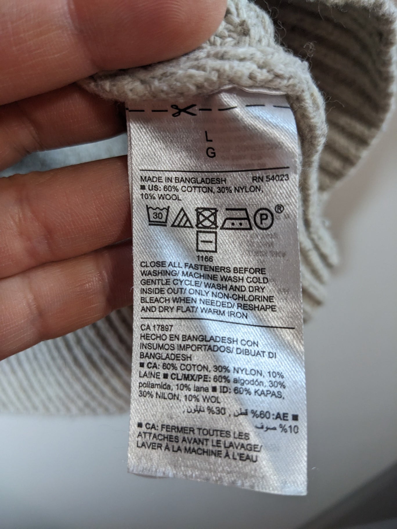 Old navy knit sweater - Men's Large