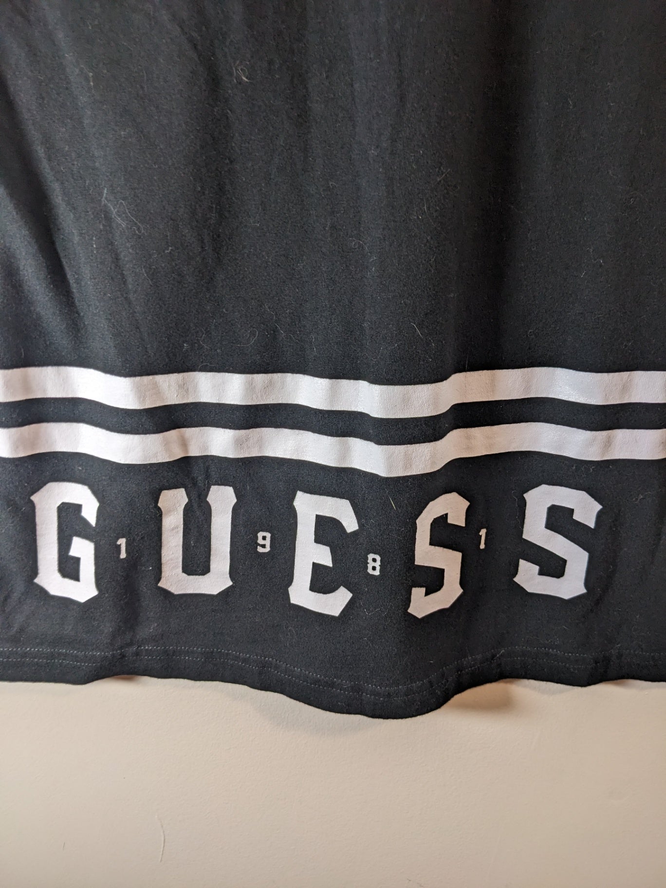 Guess logo tee - Men's Large