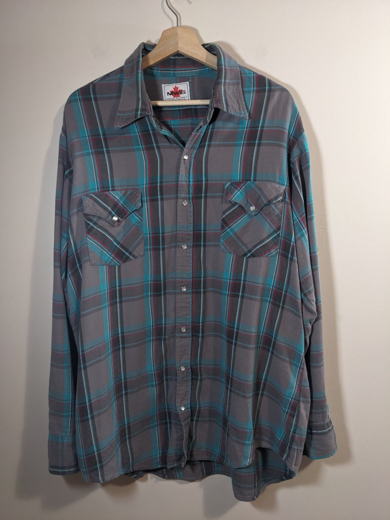 MWG flannel button up long sleeve - XL
