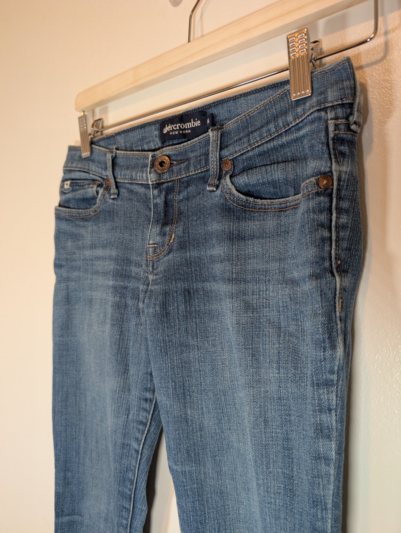 Abercrombie low-rise jeans - SZ 14 (Minor Flaw)