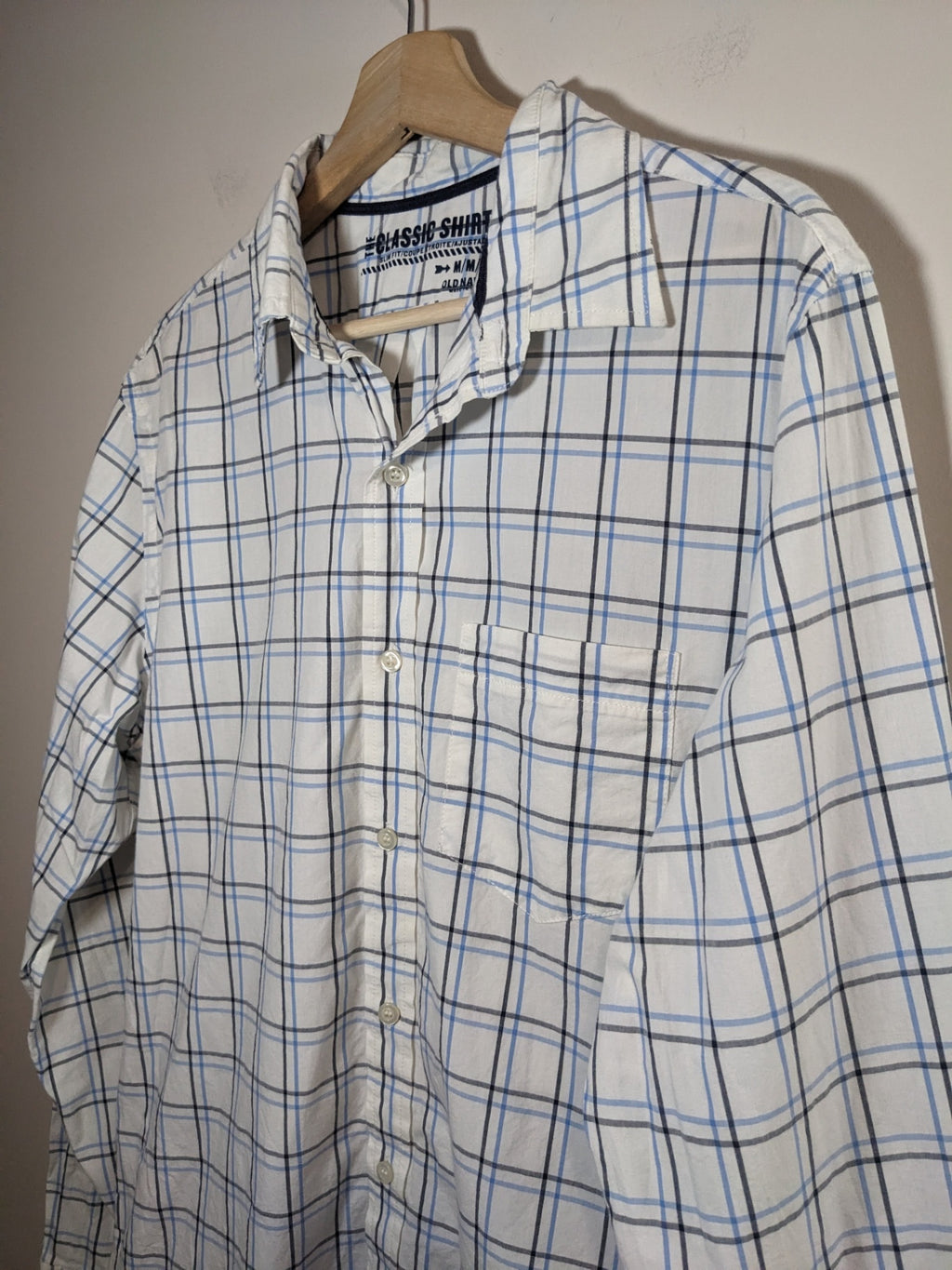 Old Navy classic slim fit dress shirt - Men's Medium
