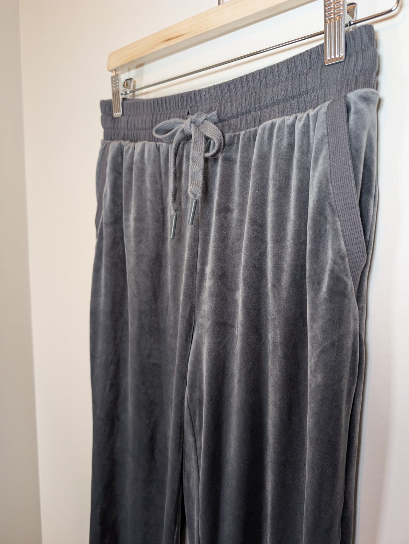 Joe Fresh velour sweatpants - Small