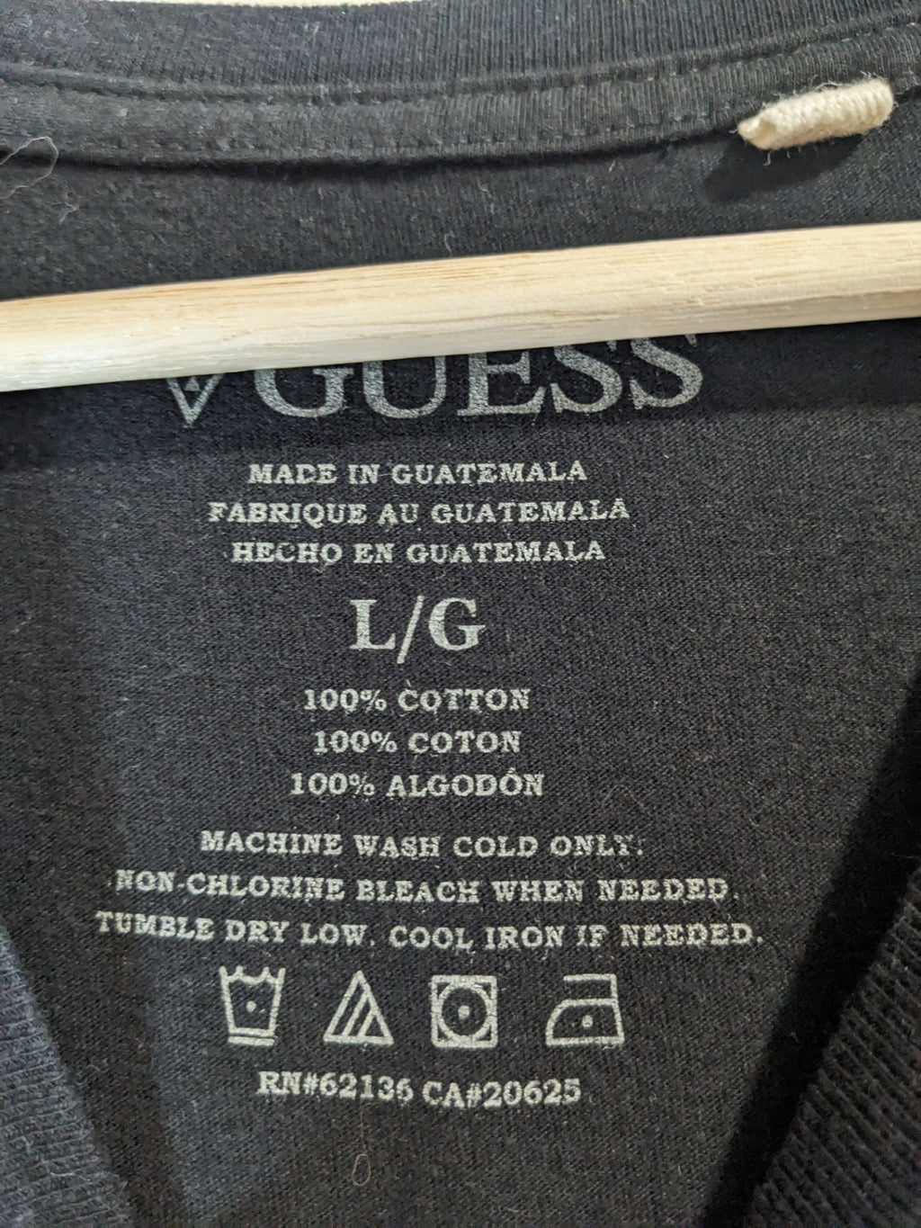 Guess logo tee - Men's Large