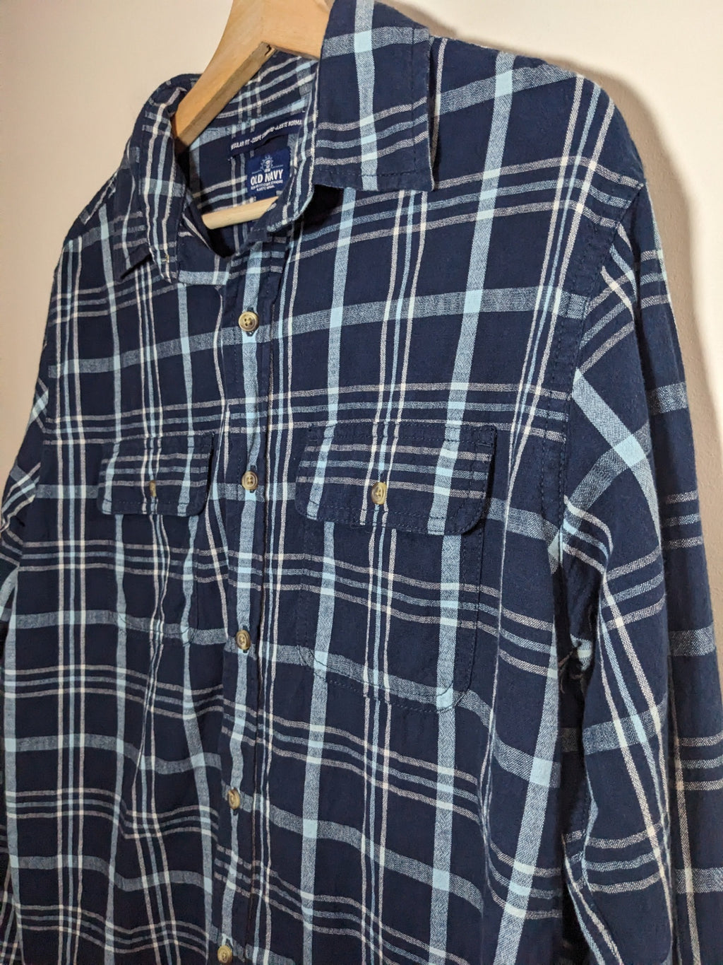 Old Navy regular fit plaid button down - Men's Medium