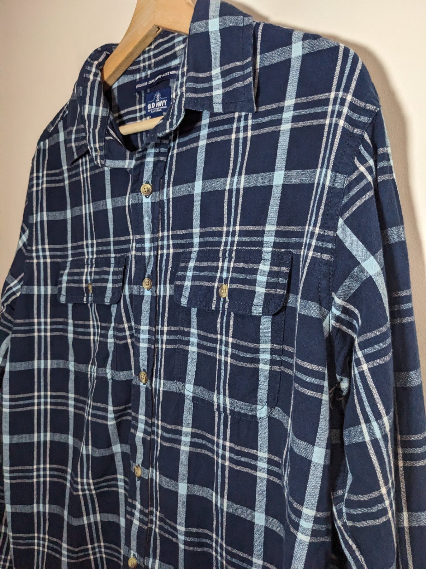 Old Navy regular fit plaid button down - Men's Medium