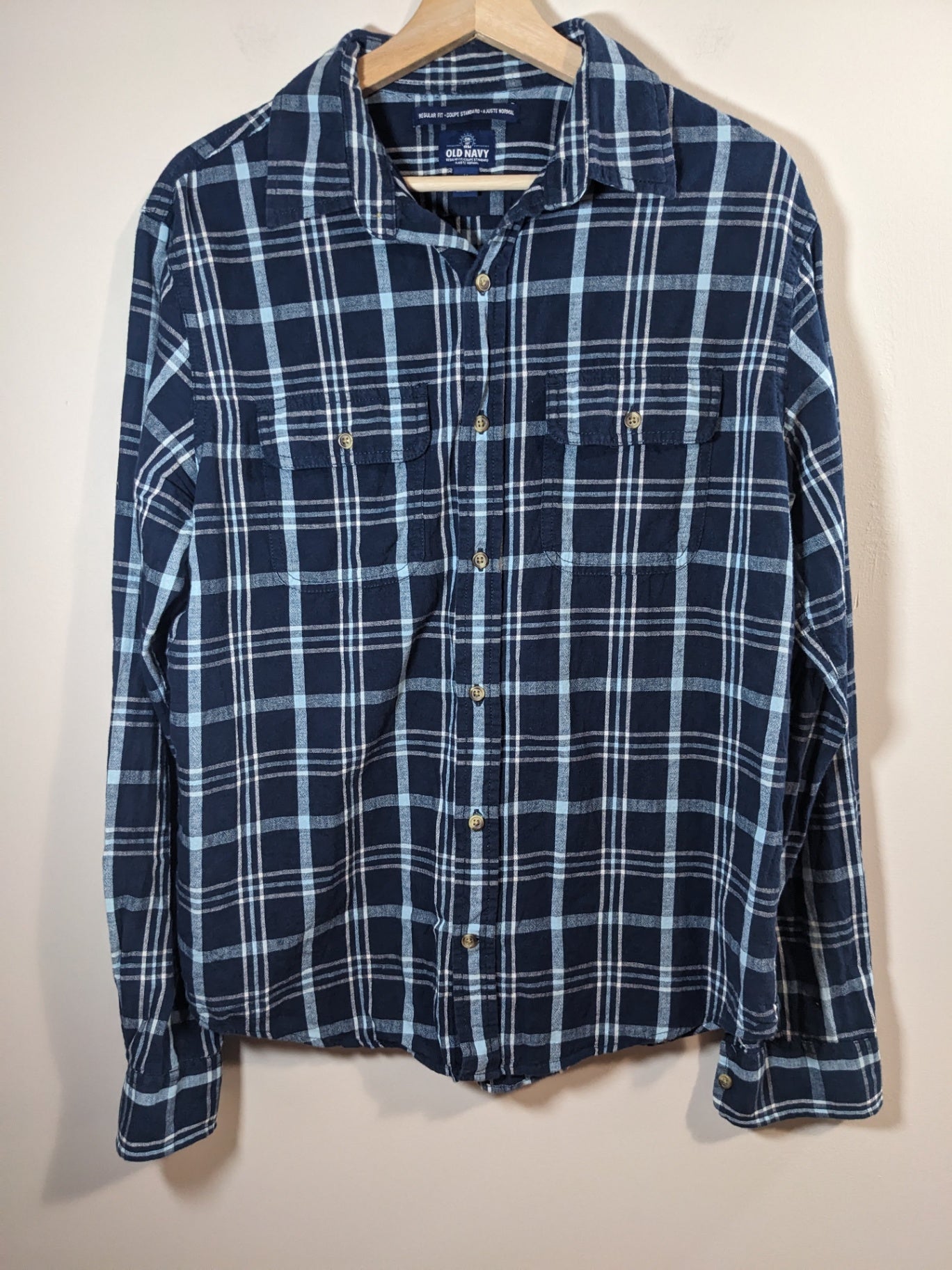 Old Navy regular fit plaid button down - Men's Medium