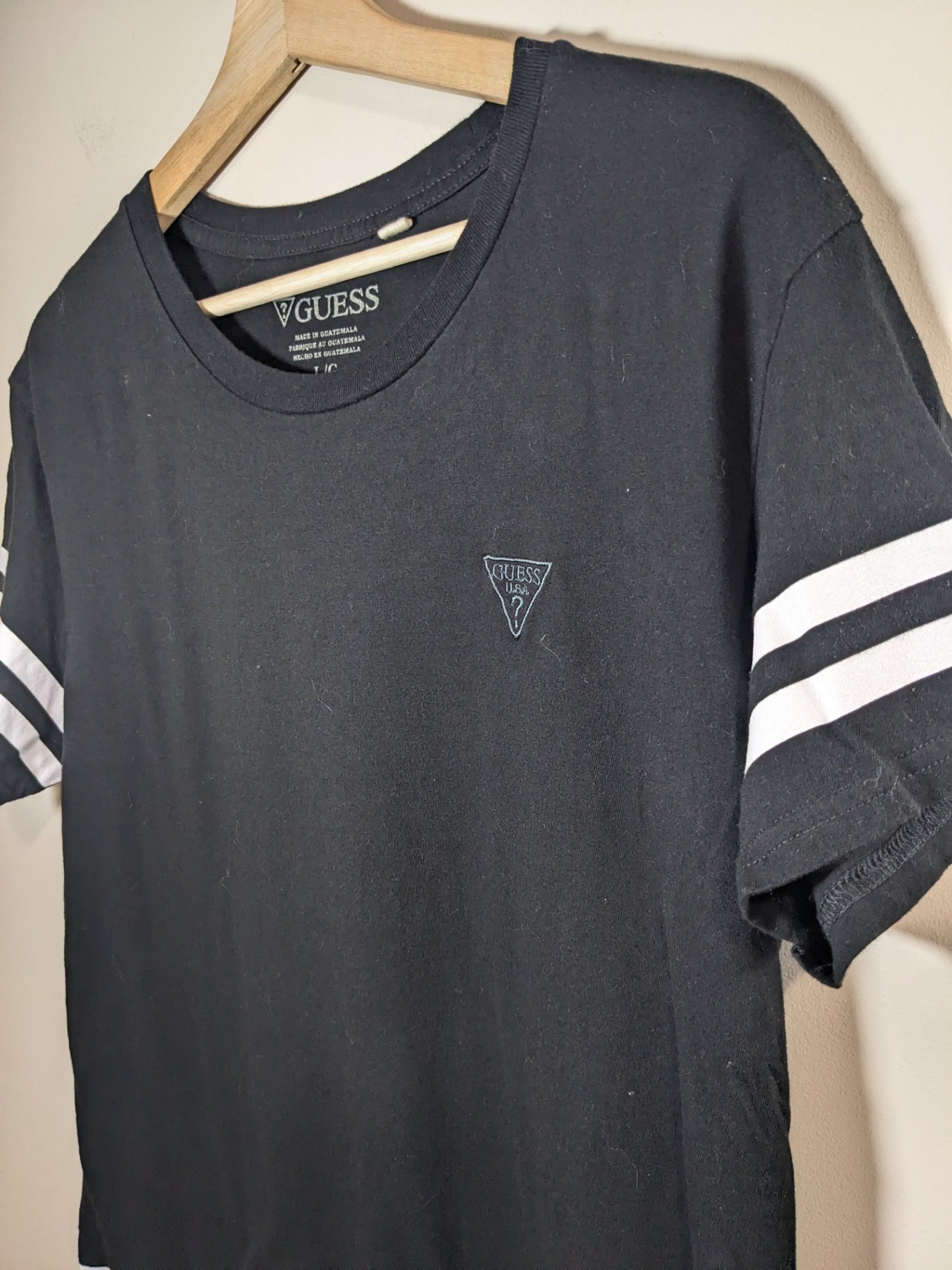 Guess logo tee - Men's Large