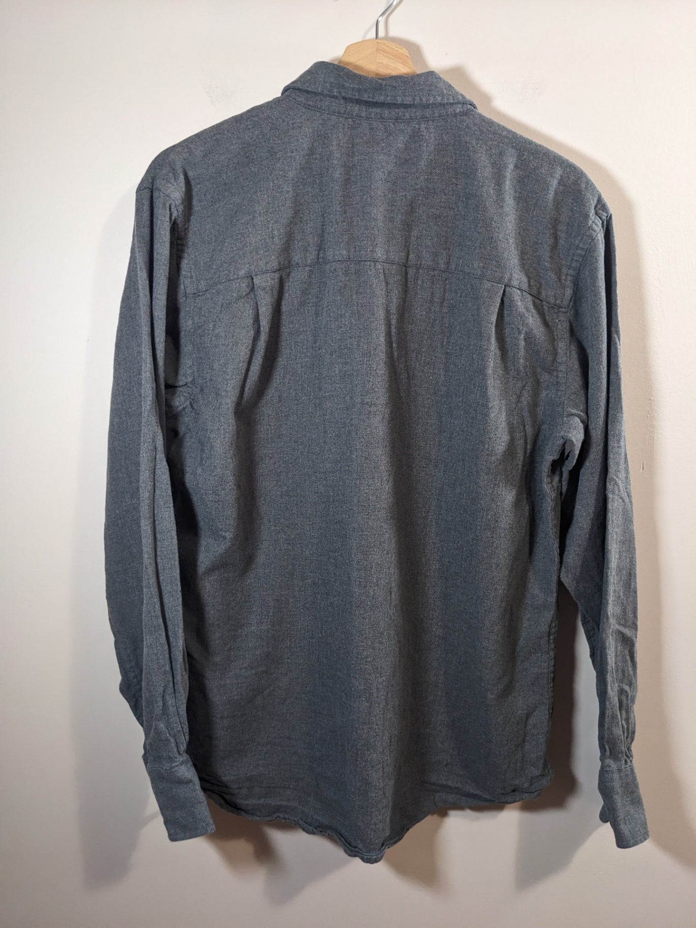 Wind river classic fit button up - Men's Medium