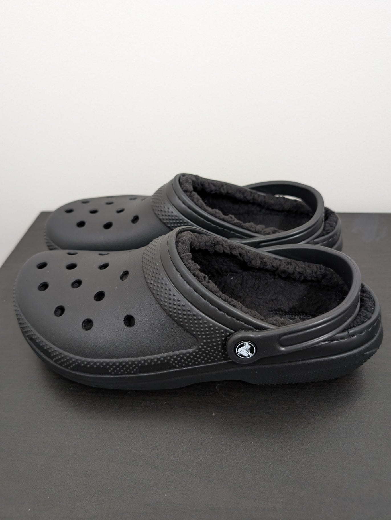 Lined Crocs - SZ Men's 11