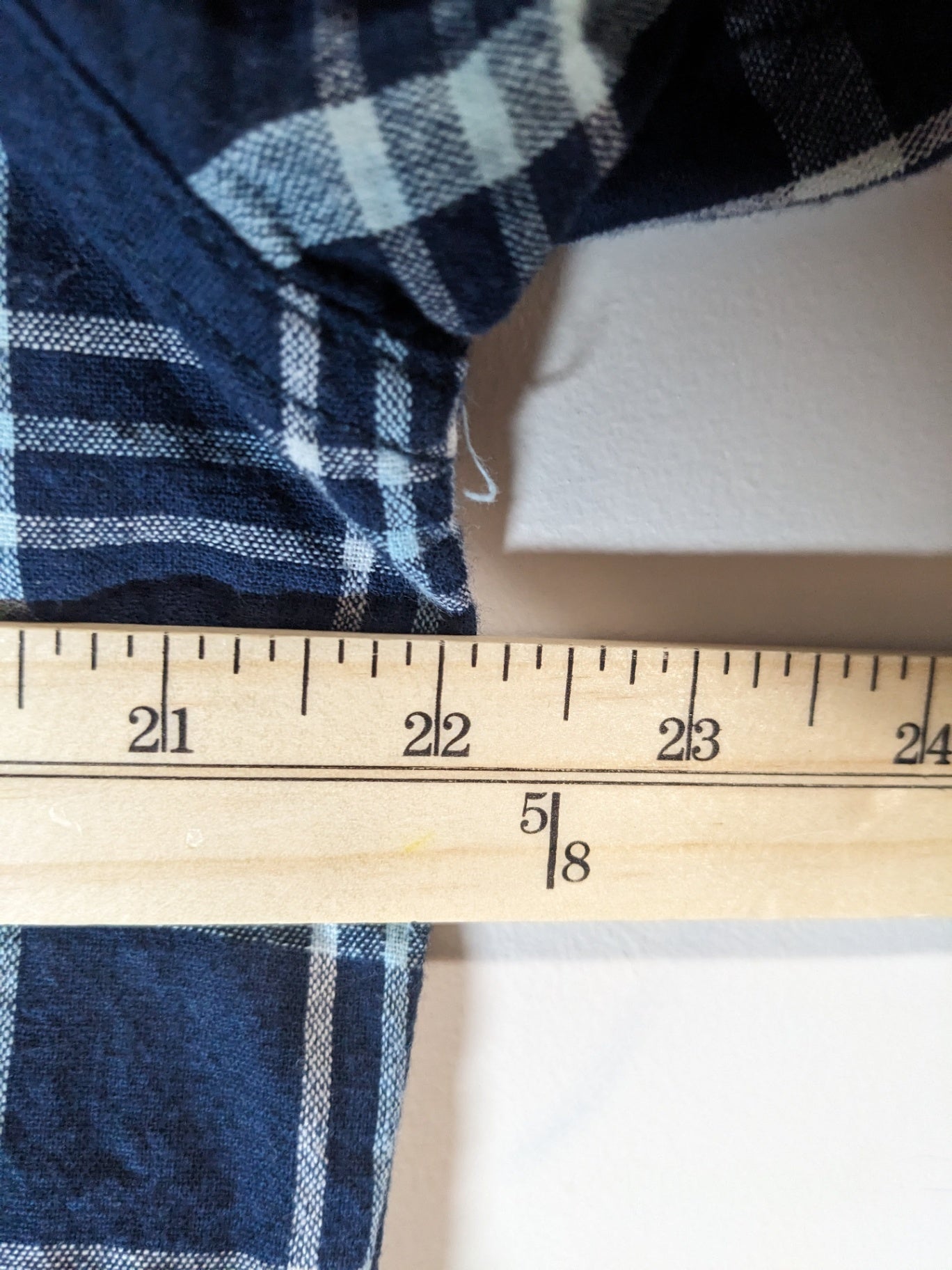 Old Navy regular fit plaid button down - Men's Medium