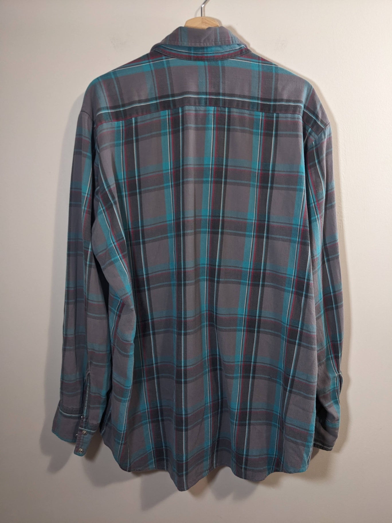 MWG flannel button up long sleeve - XL