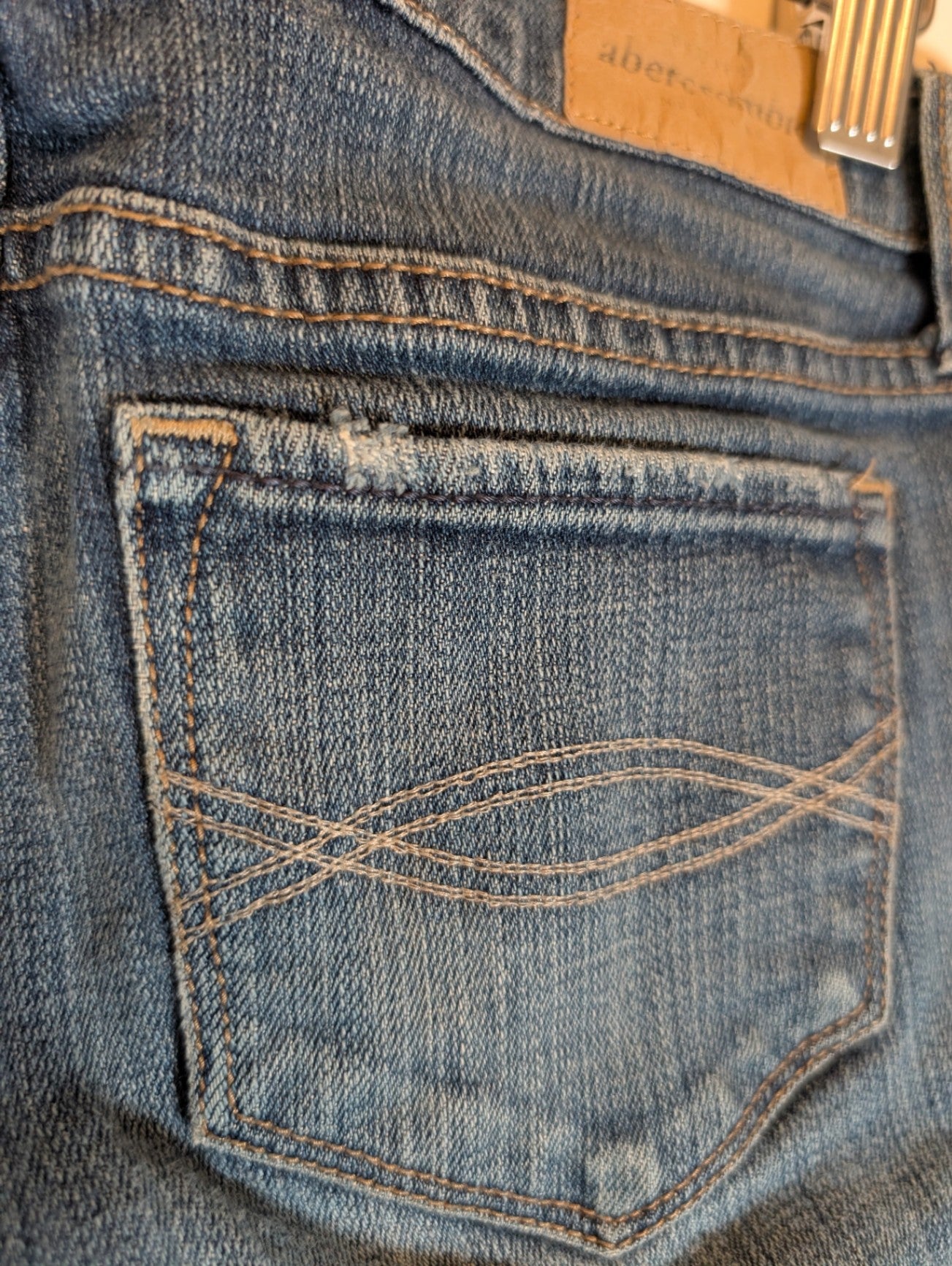 Abercrombie low-rise jeans - SZ 14 (Minor Flaw)