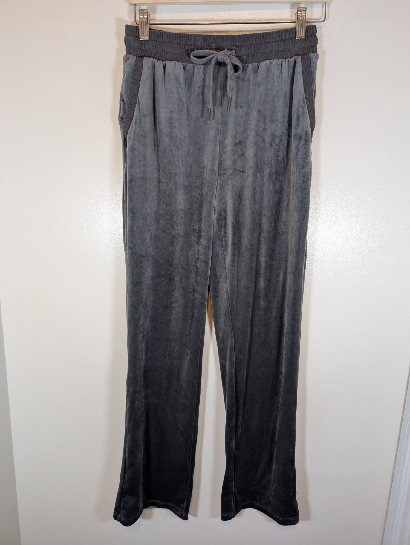 Joe Fresh velour sweatpants - Small