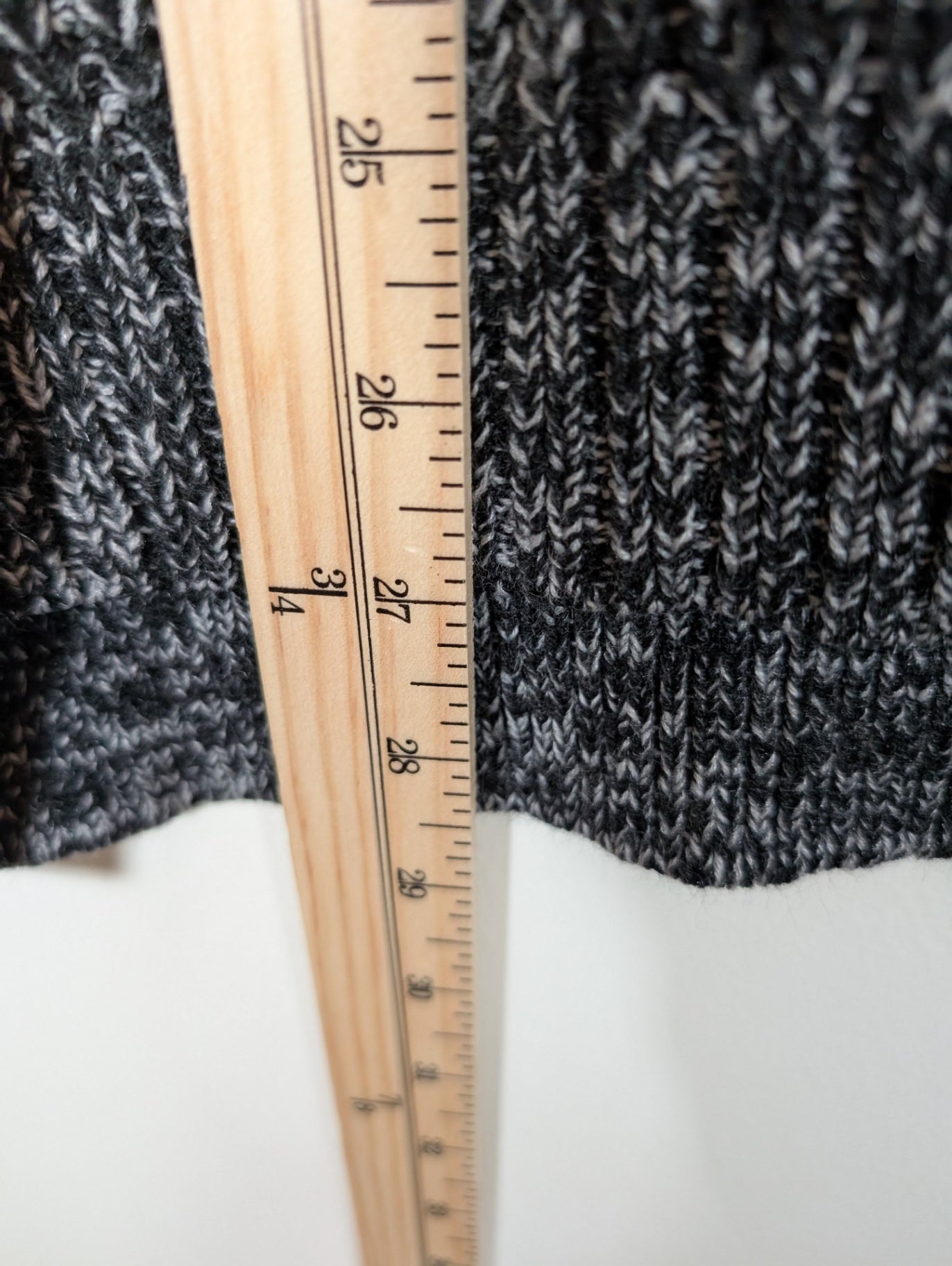 Dex Sweater - appears medium (Minor Flaw)