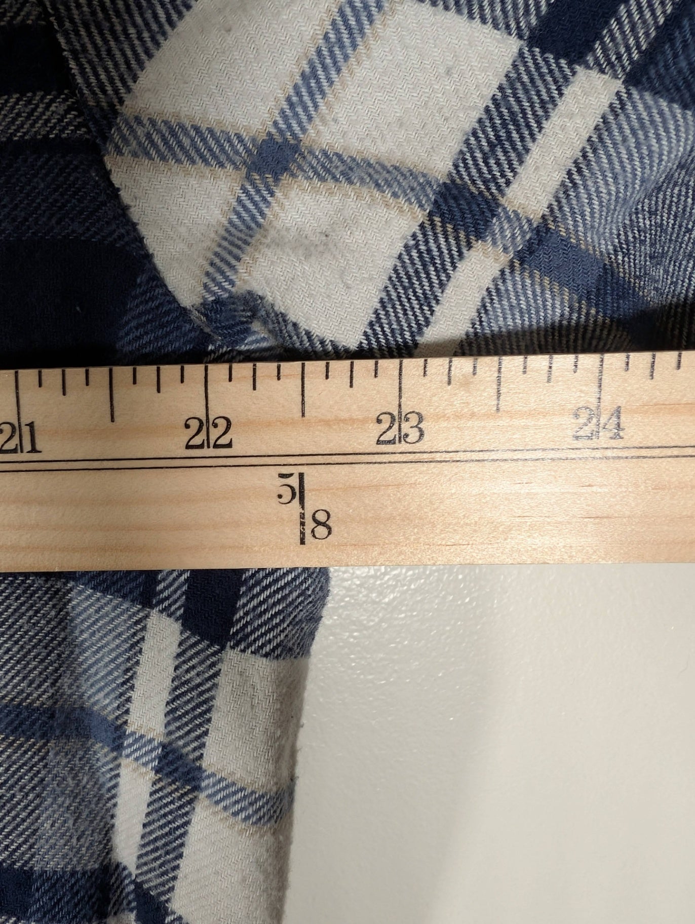 Old Navy plaid button-down - Medium (Minor Flaw)