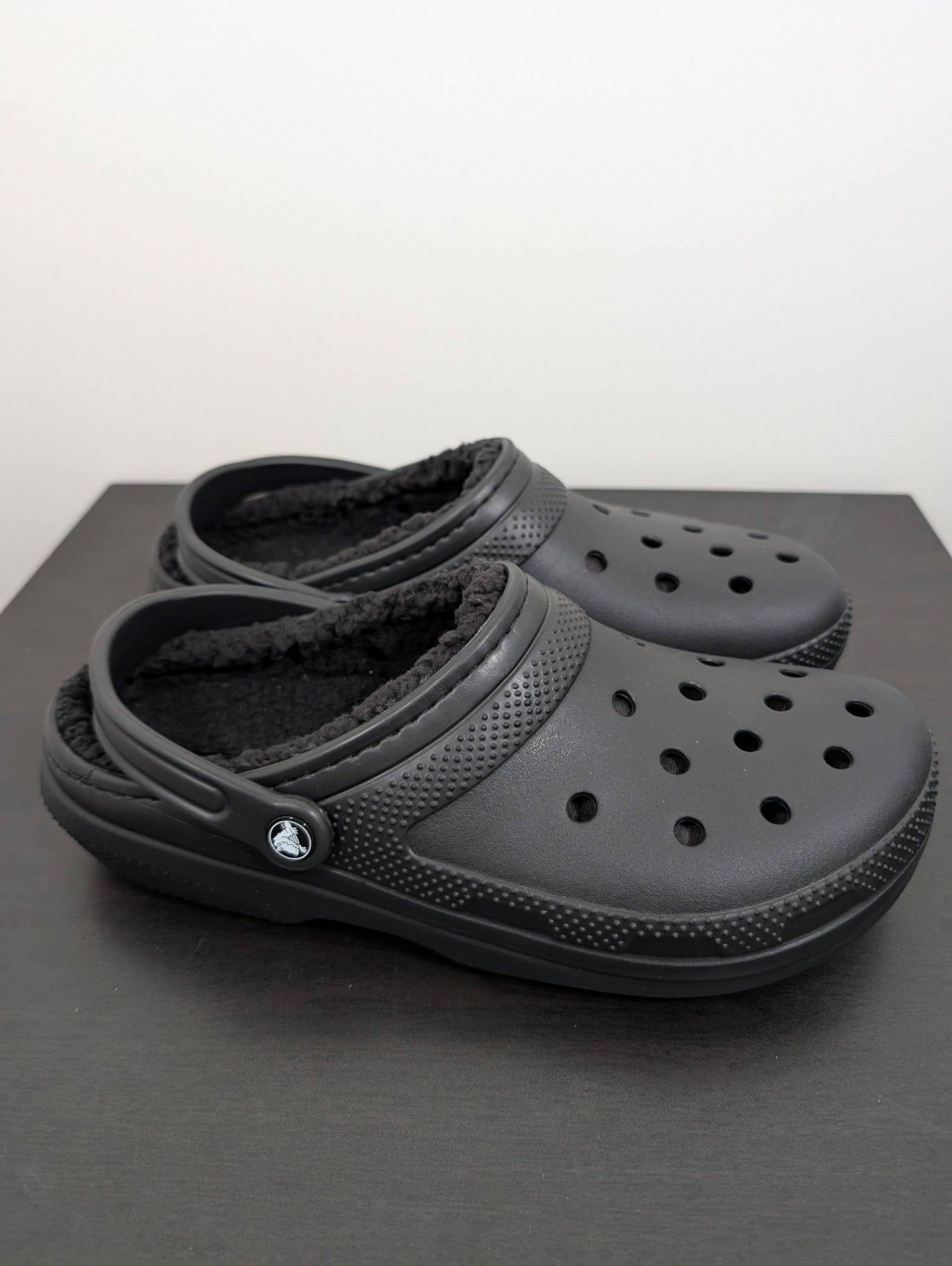 Lined Crocs - SZ Men's 11