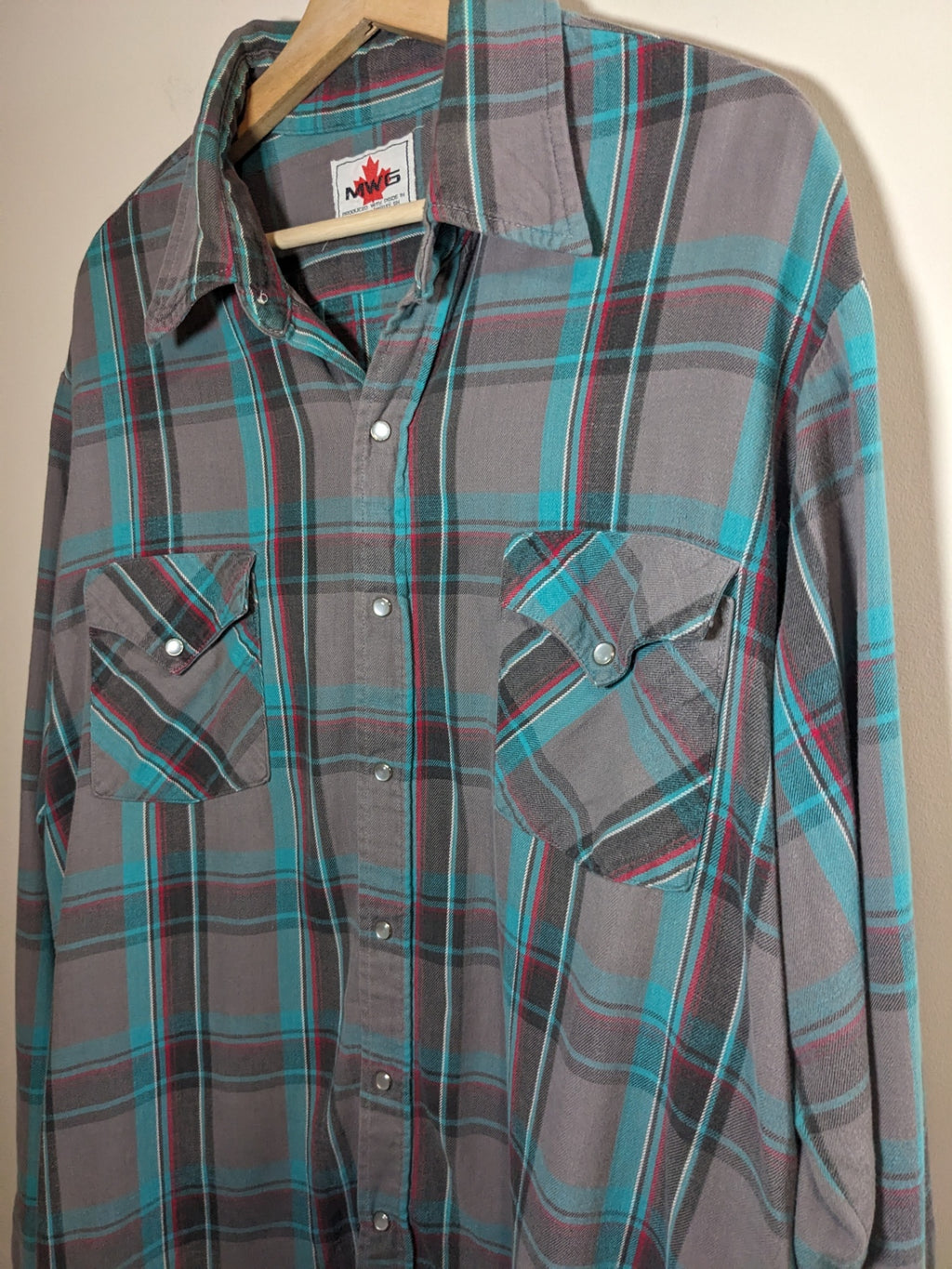 MWG flannel button up long sleeve - XL
