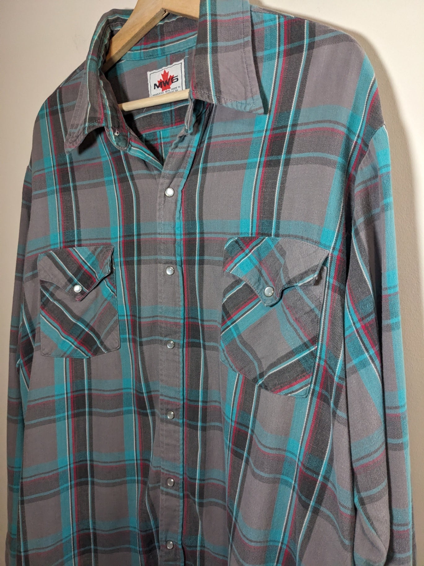 MWG flannel button up long sleeve - XL