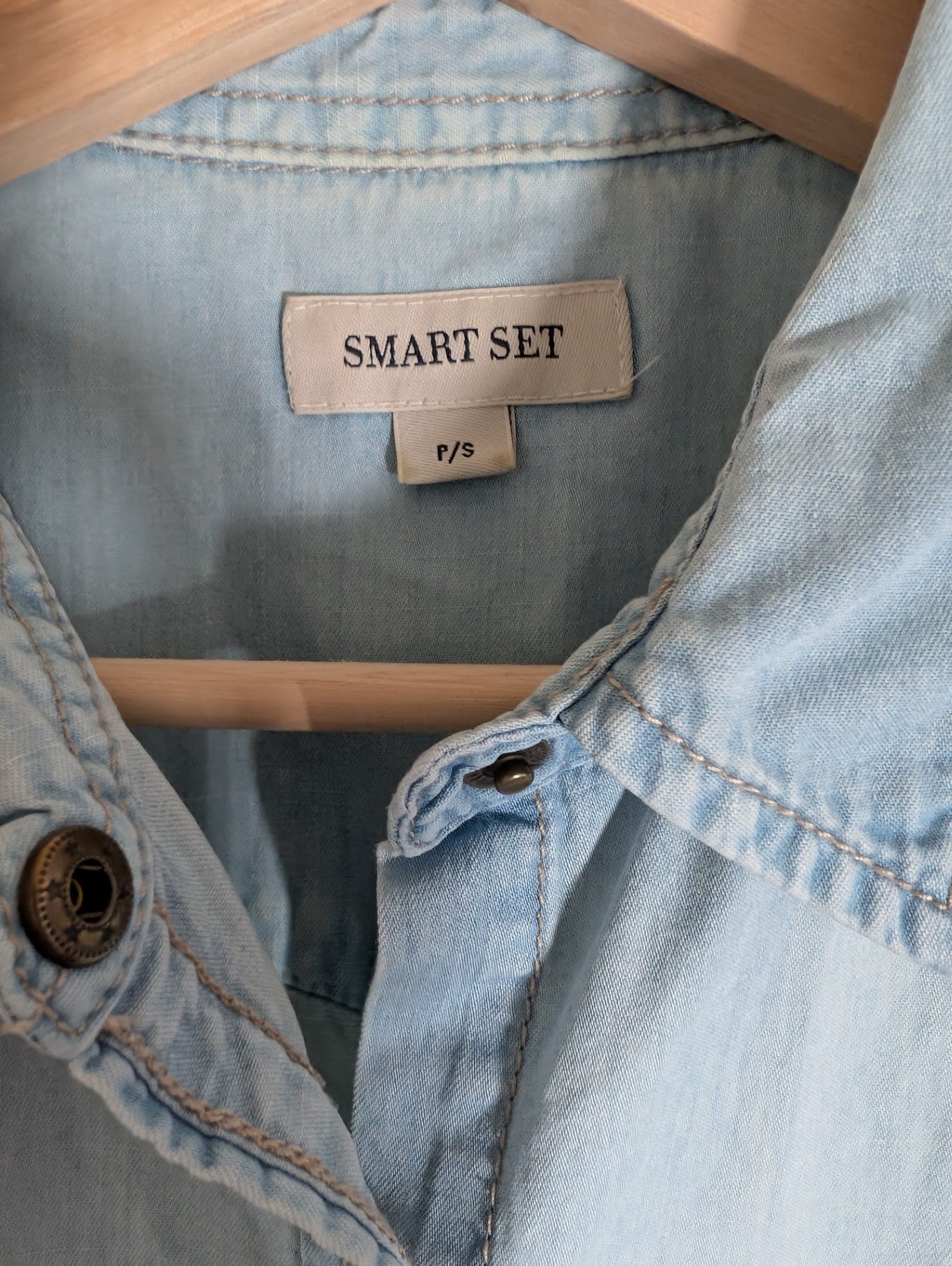 Smart Set denim shirt - Small (Minor flaw)