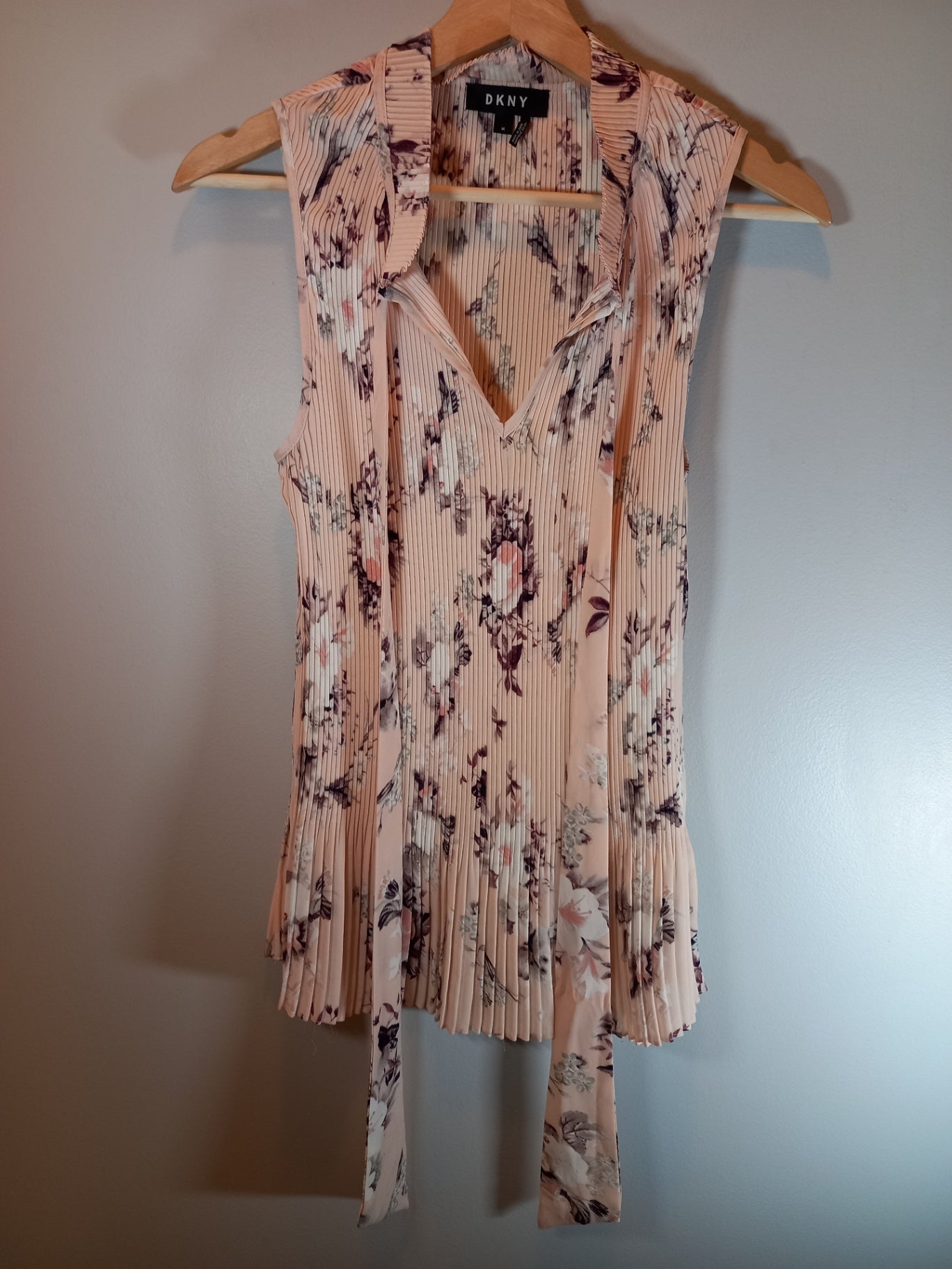 DKNY floral sleeveless blouse - Medium