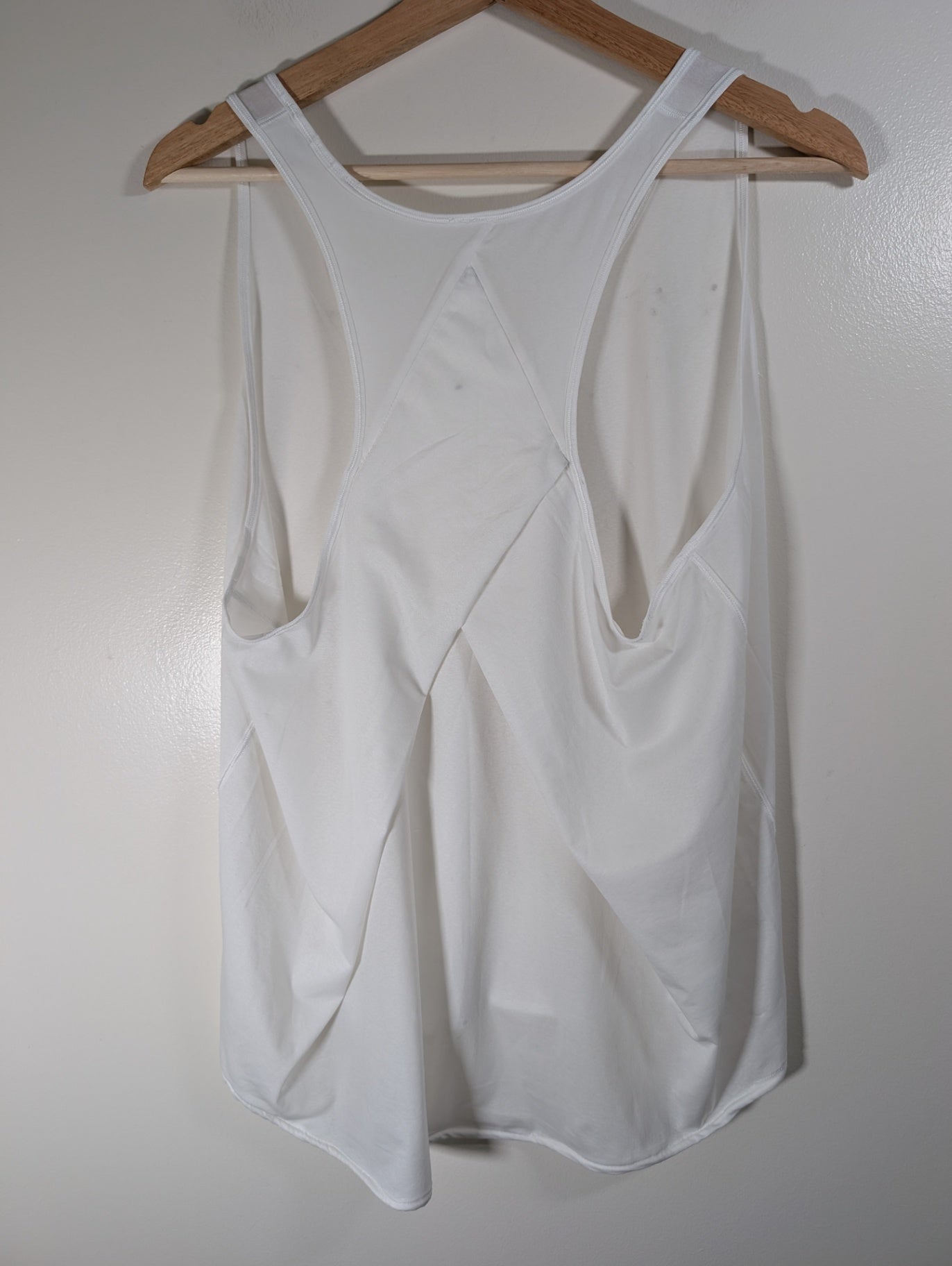 Lululemon white tank - appears sz 10/12 (Minor Flaw)