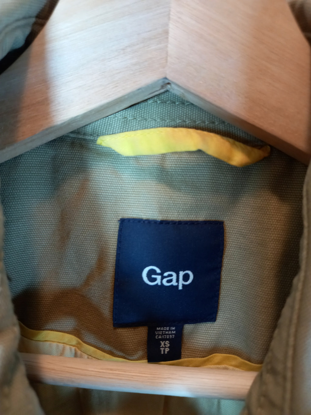 Gap tan trench coat - X-Small (Minor Flaw)