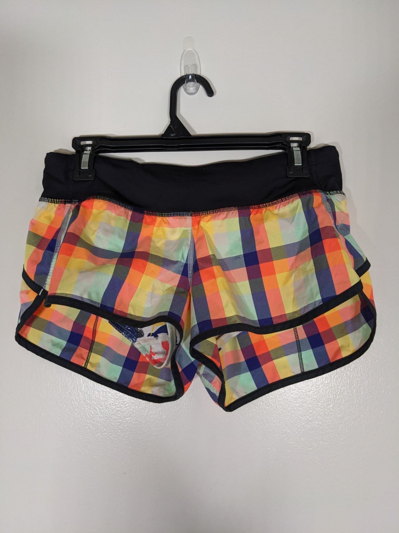 Lulumon plaid speed short - SZ 6