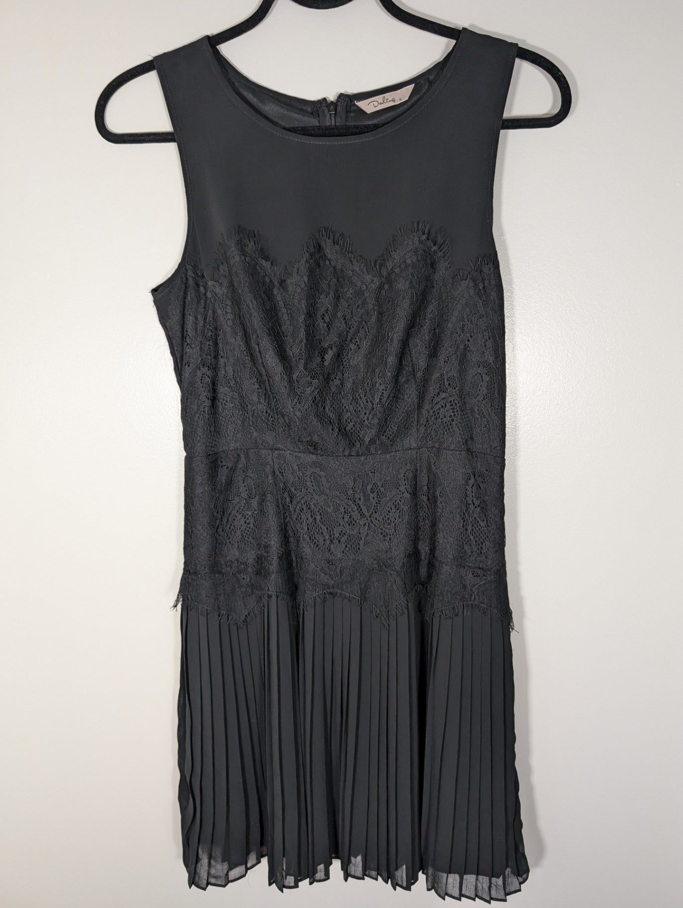 Darling black lace-detailed dress - Small
