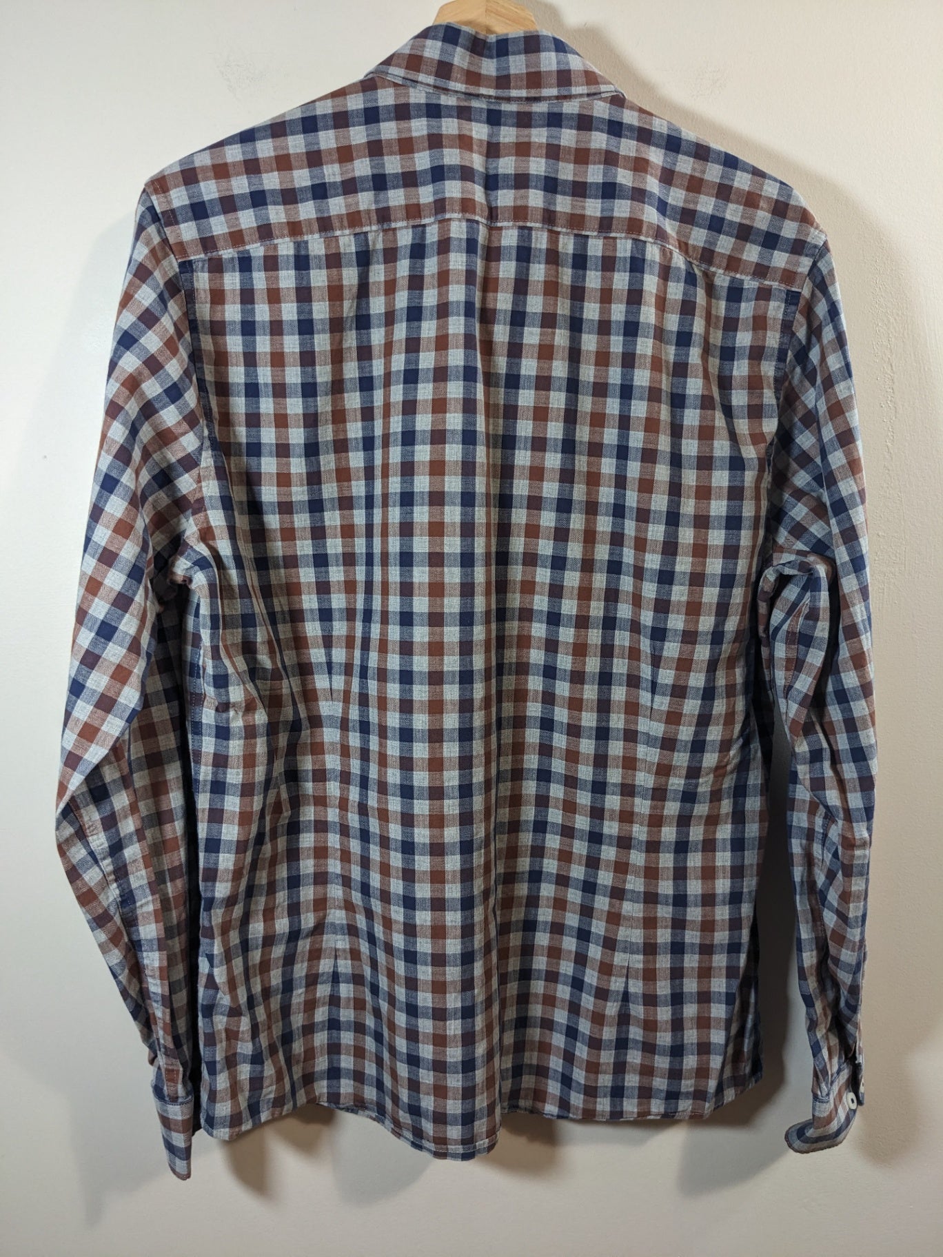 RW & Co. slim fit button up shirt - Men's Large