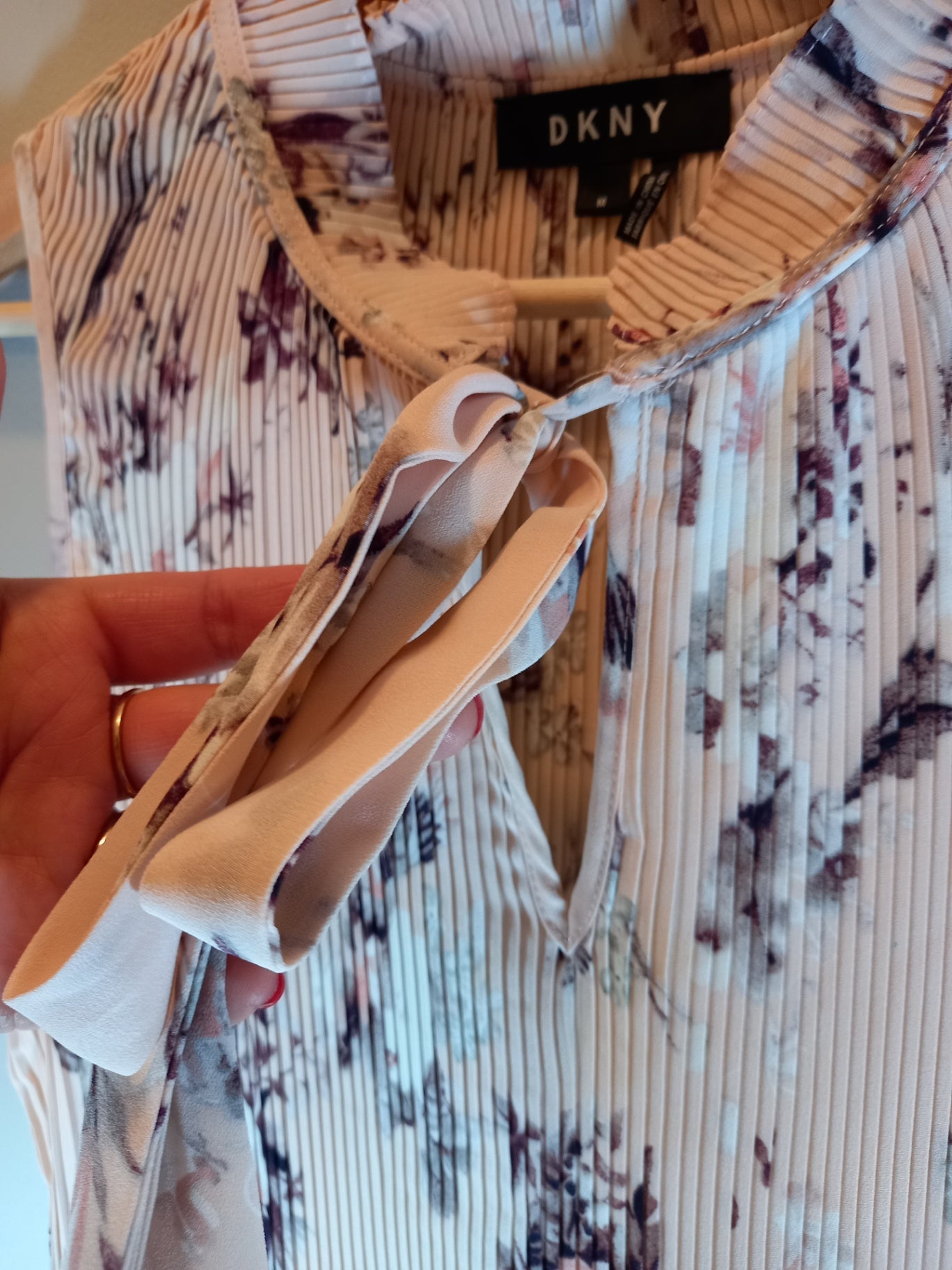 DKNY floral sleeveless blouse - Medium
