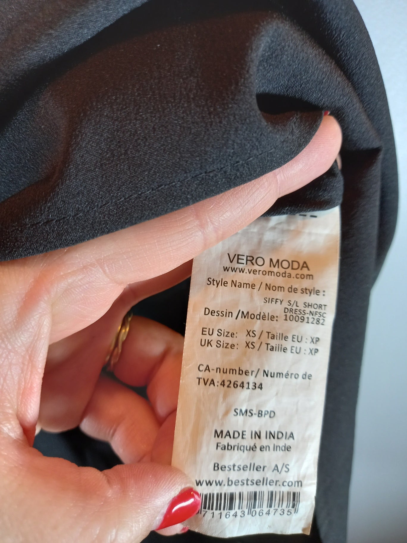 Vero Moda black sleeveless dress - XS (Minor Flaw)