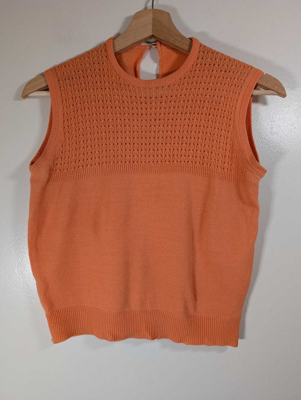 No label orange crop knit blouse - appears small