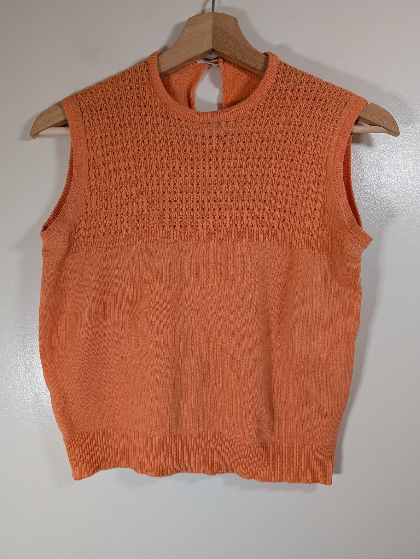 No label orange crop knit blouse - appears small