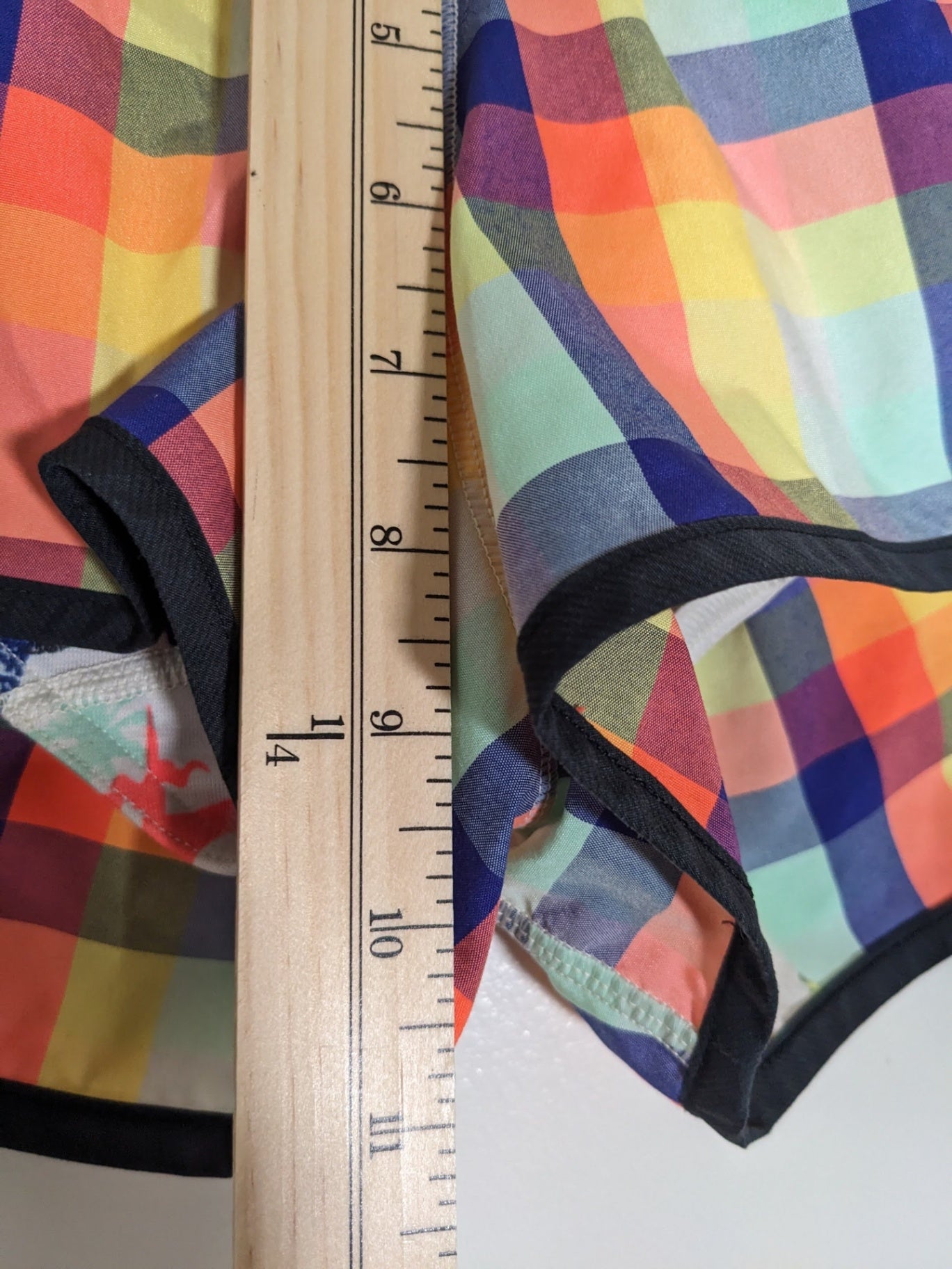 Lulumon plaid speed short - SZ 6