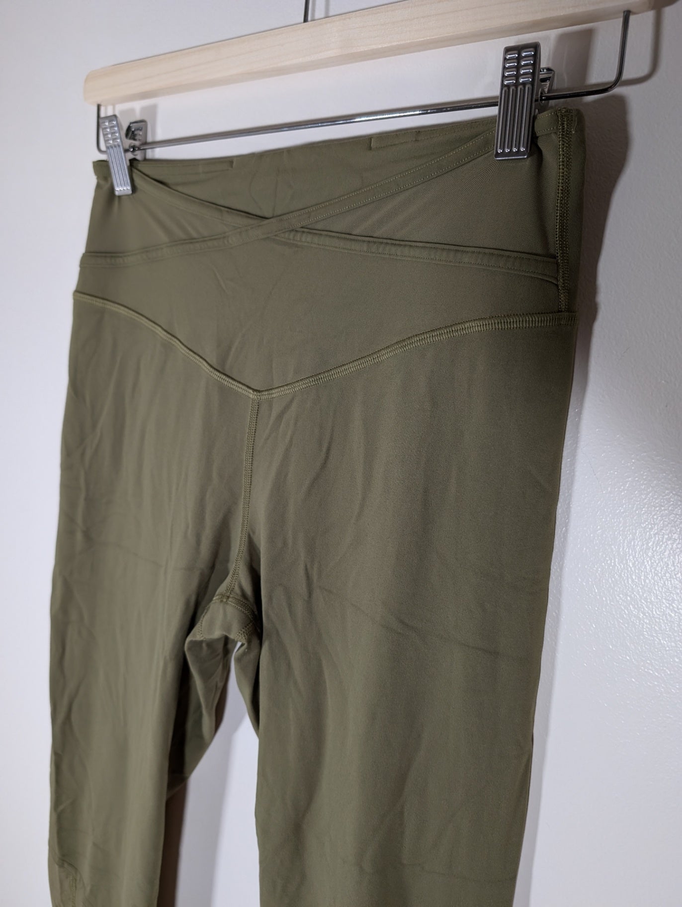 Lululemon Nulu and Crisscross Mesh Stirrup Tight - SZ 8