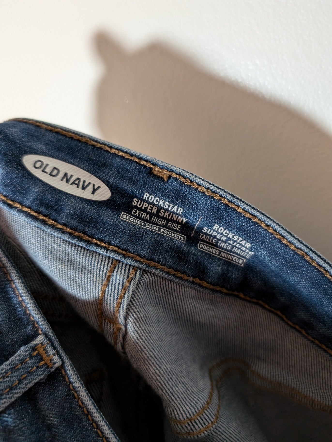 Old Navy rockstar skinny jeans - SZ 12 (Minor Flaw)