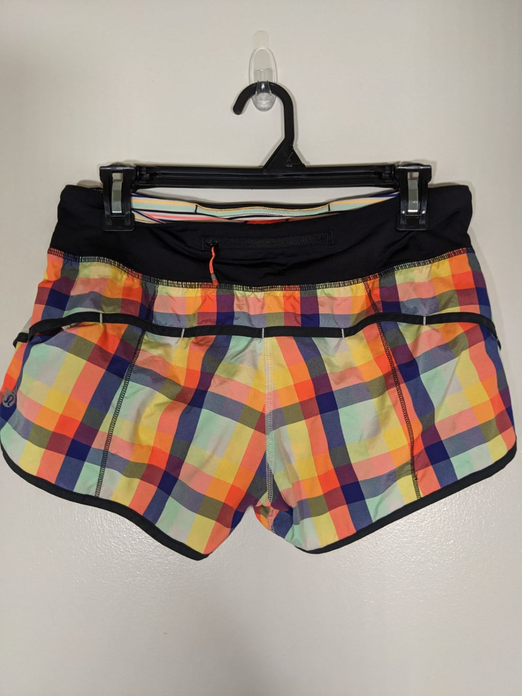 Lulumon plaid speed short - SZ 6