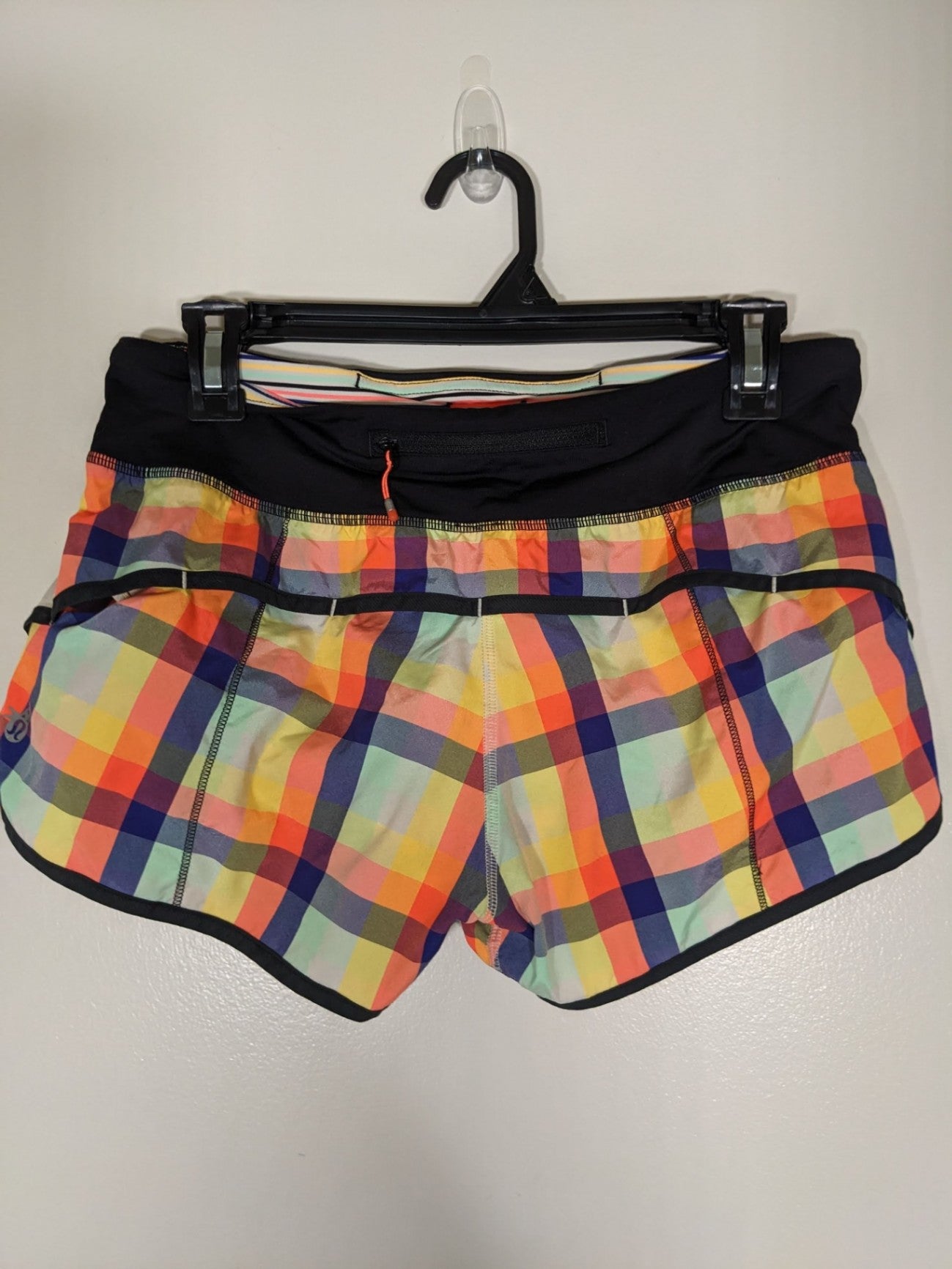 Lulumon plaid speed short - SZ 6