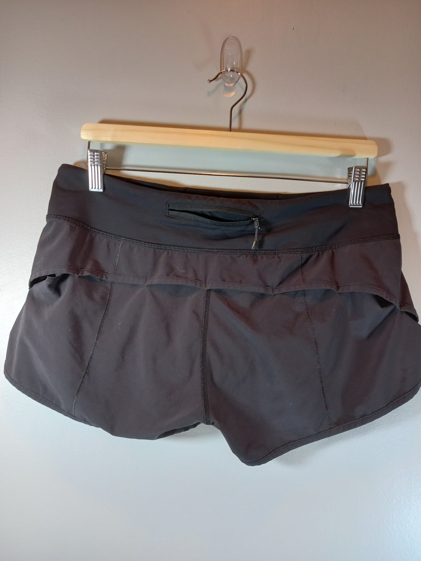 Lululemon black speed shorts - Appears to be a 8/10