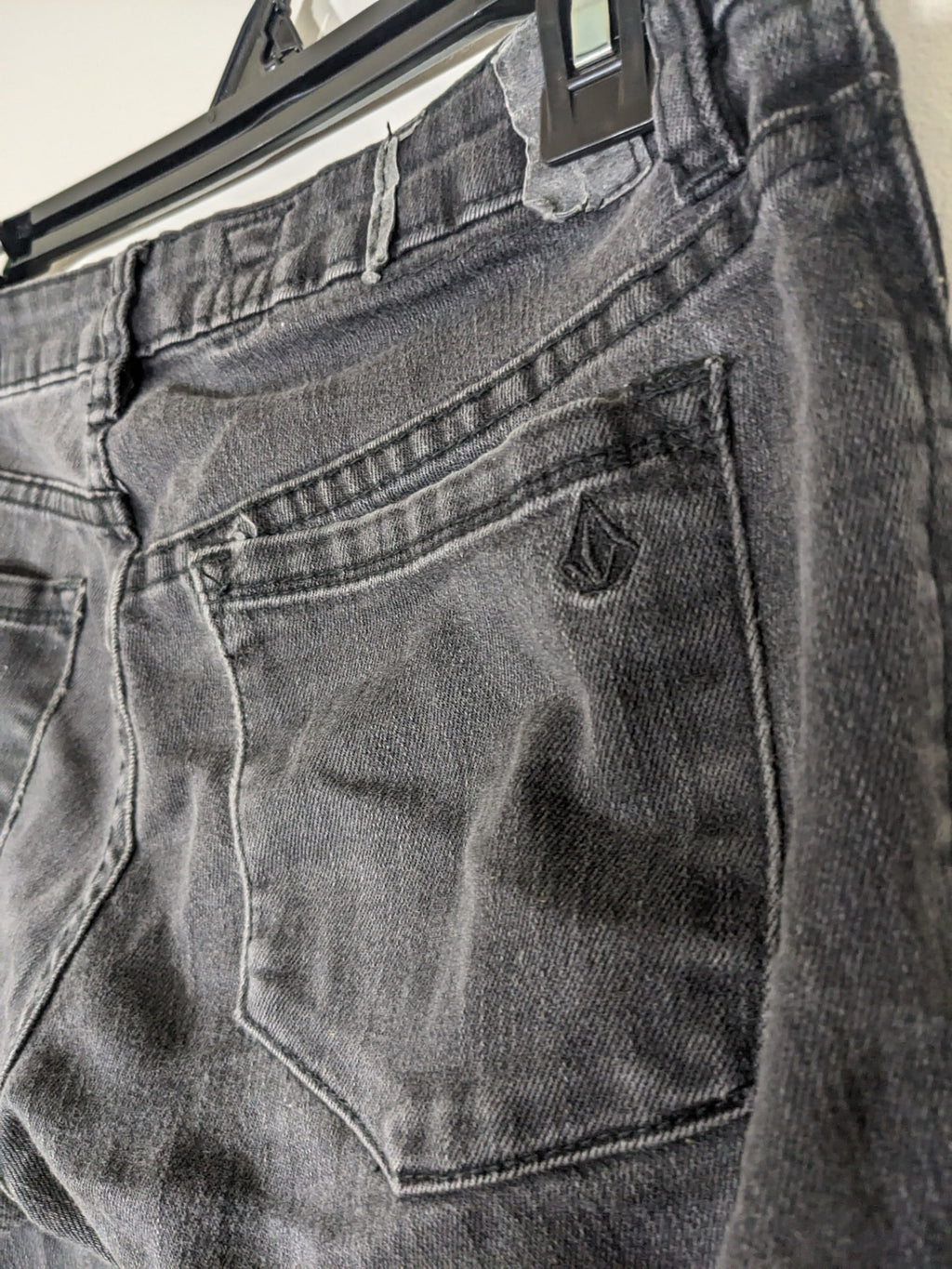 Volcom straight leg jeans - SZ 27