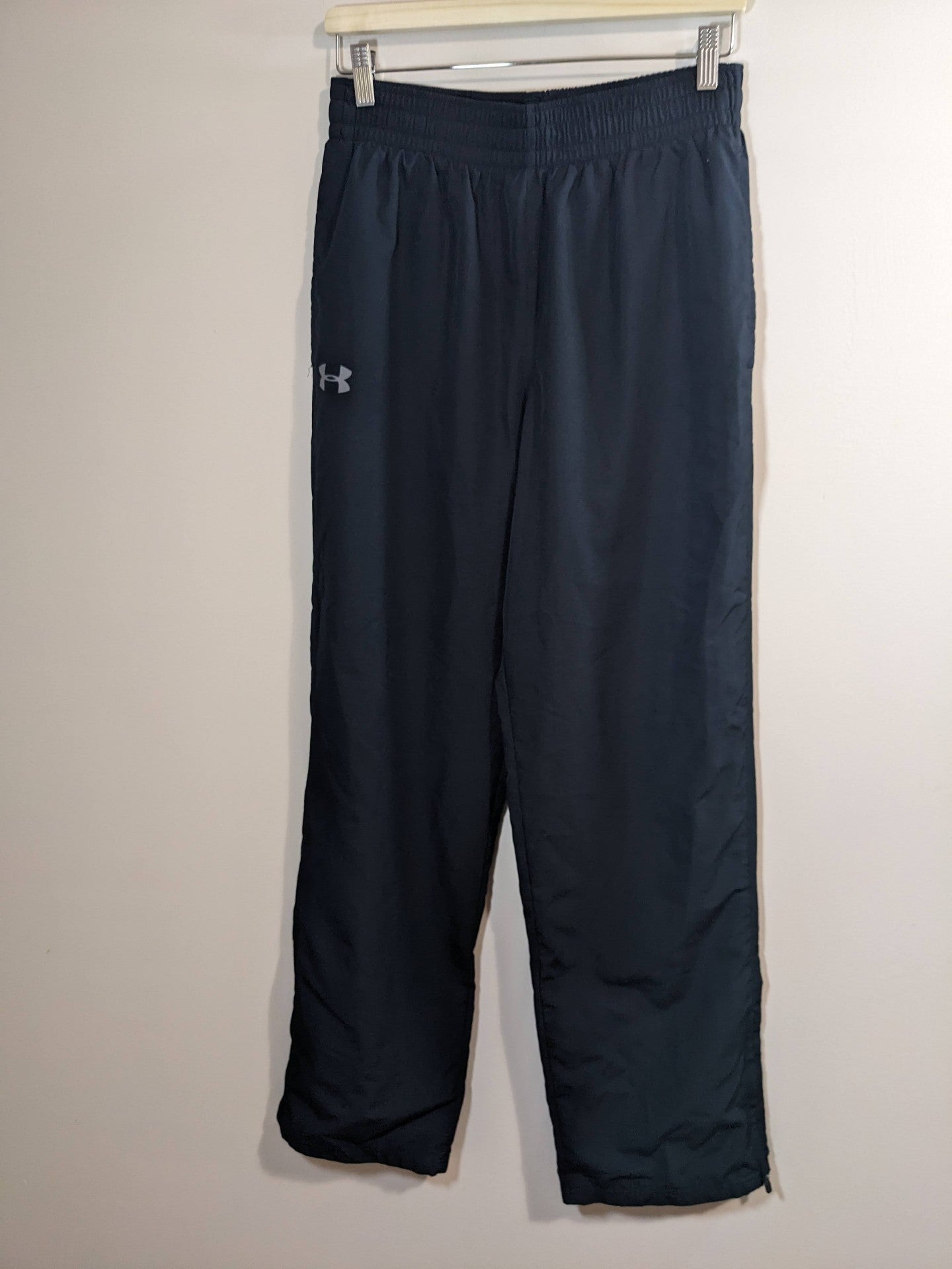 Under Armour mesh lined track pants - Medium