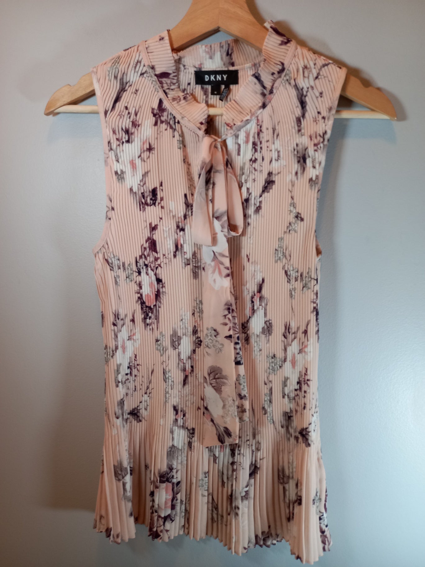 DKNY floral sleeveless blouse - Medium