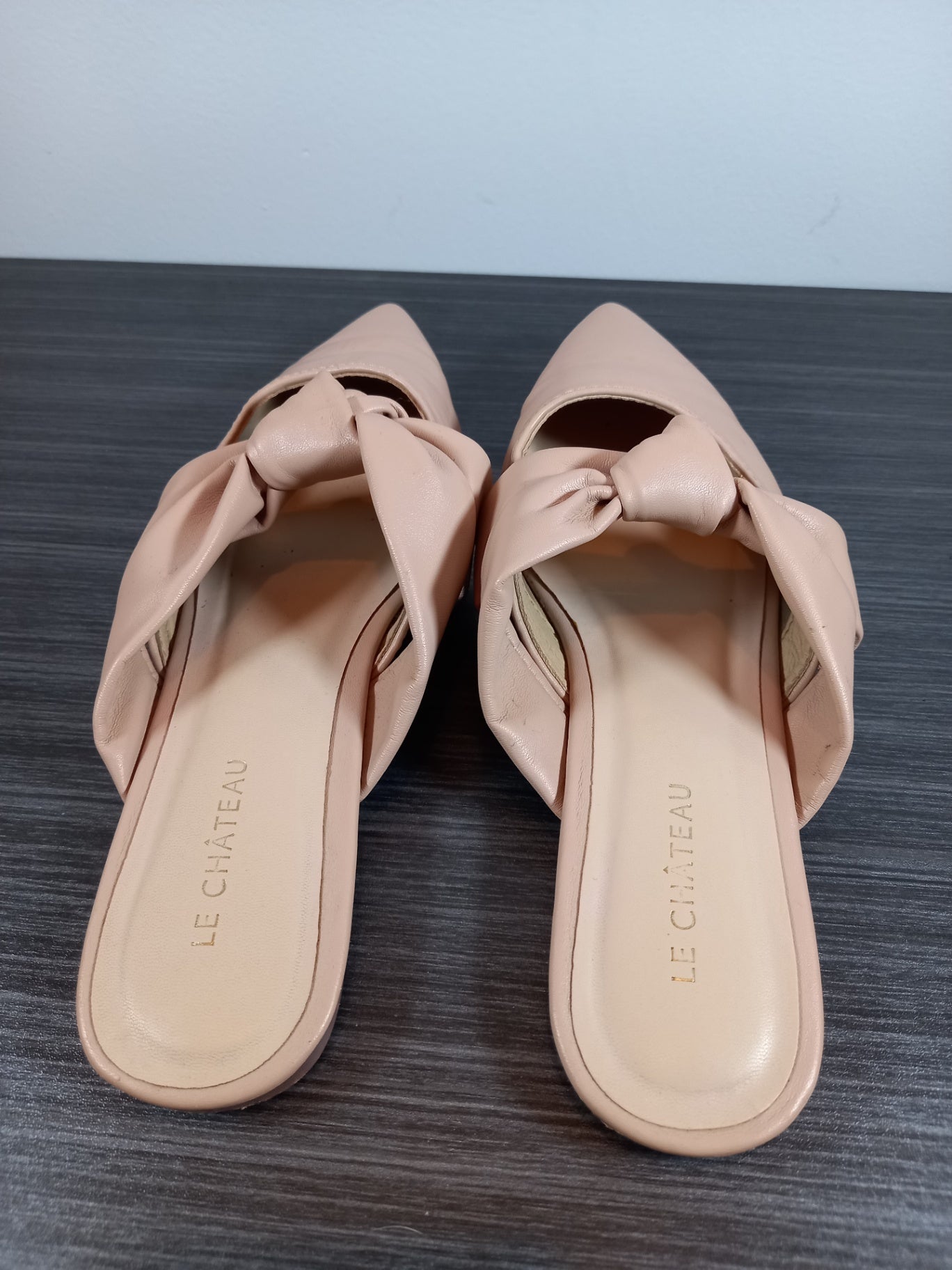 Le Chateau Slip On Flats - SZ 8 (Minor Flaw)